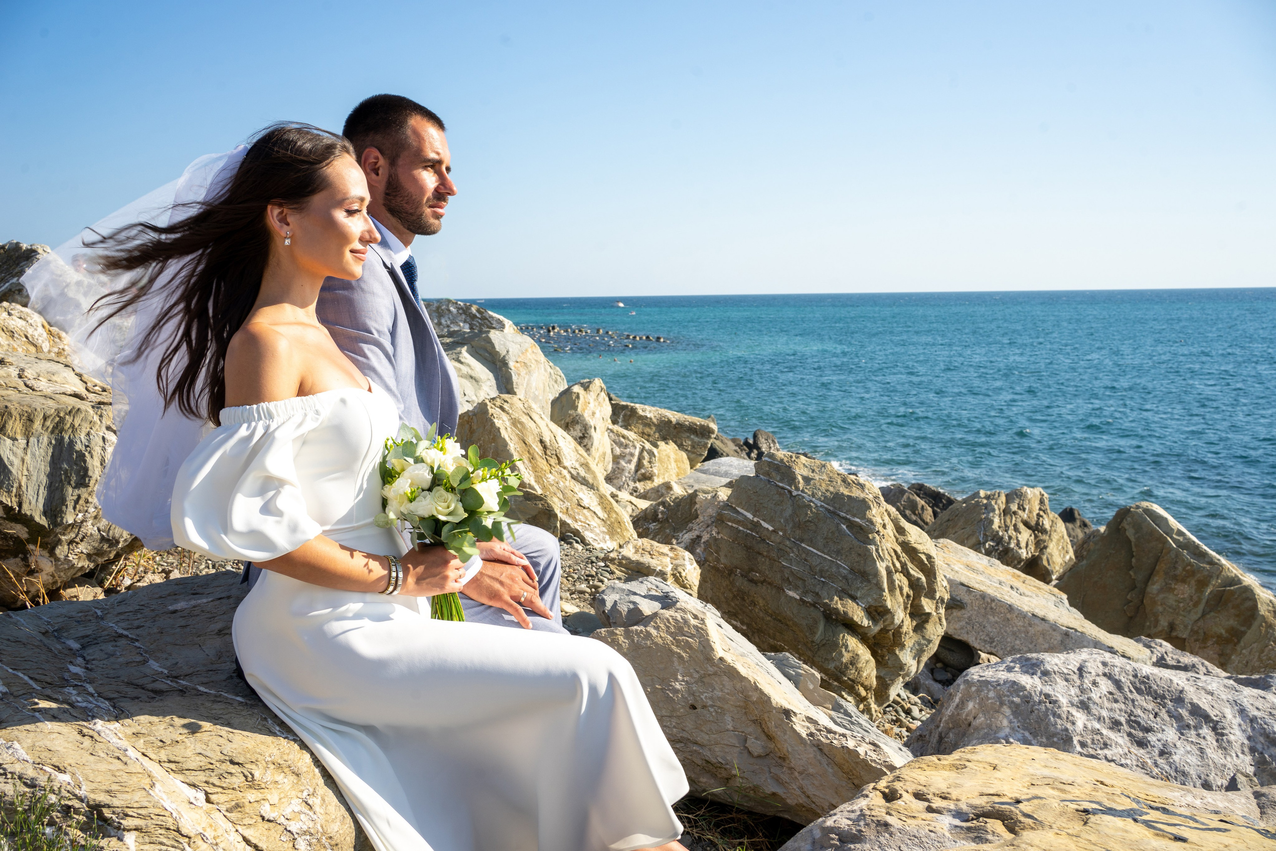 Свадебная прогулка в Красной поляне и на аллее пальм в Сириусе. Фотограф в Сочи Тиунова Маргарита и Тиунов Евгений
