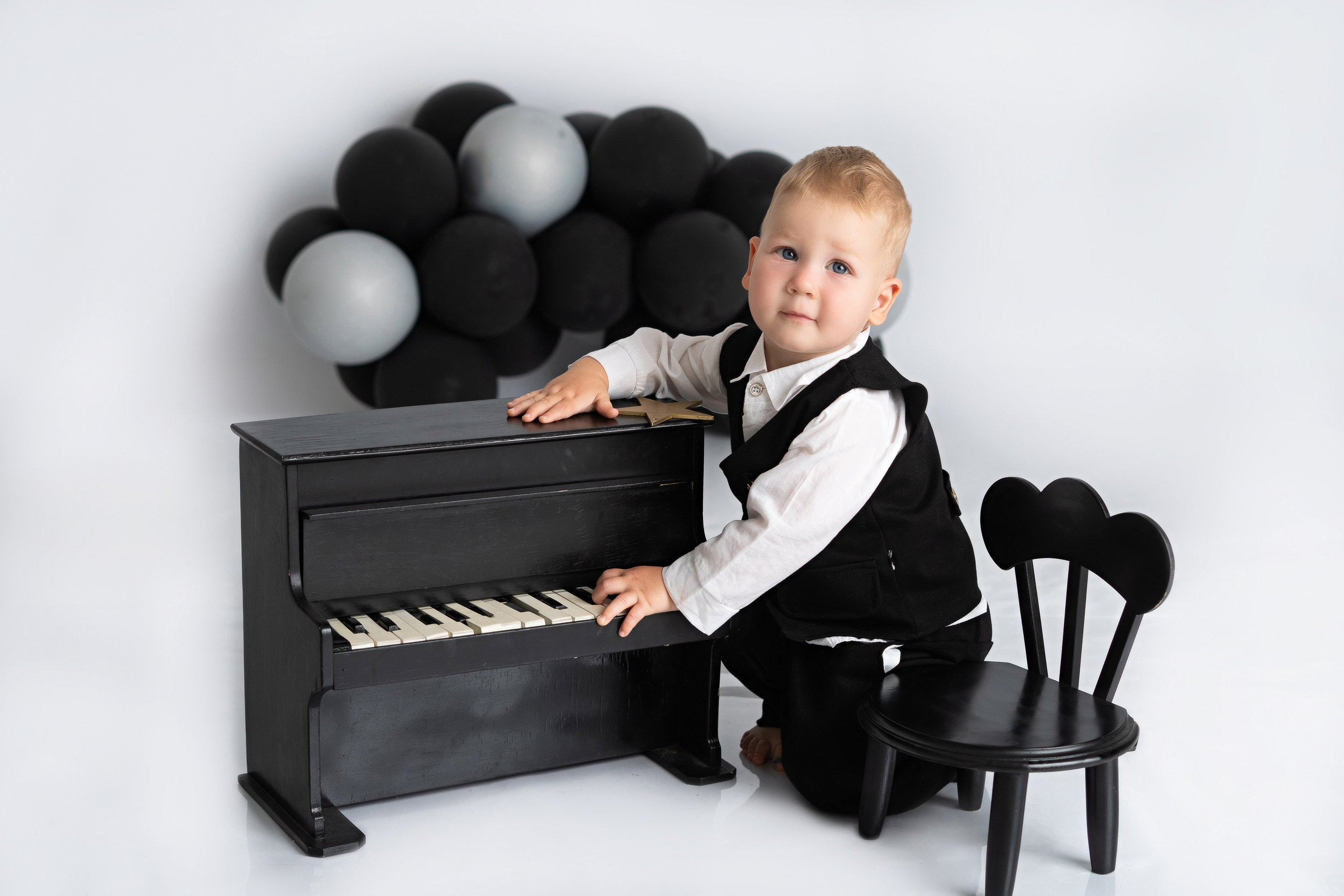 Марк. Фотограф новорождённых в Минске. Годик под ключ