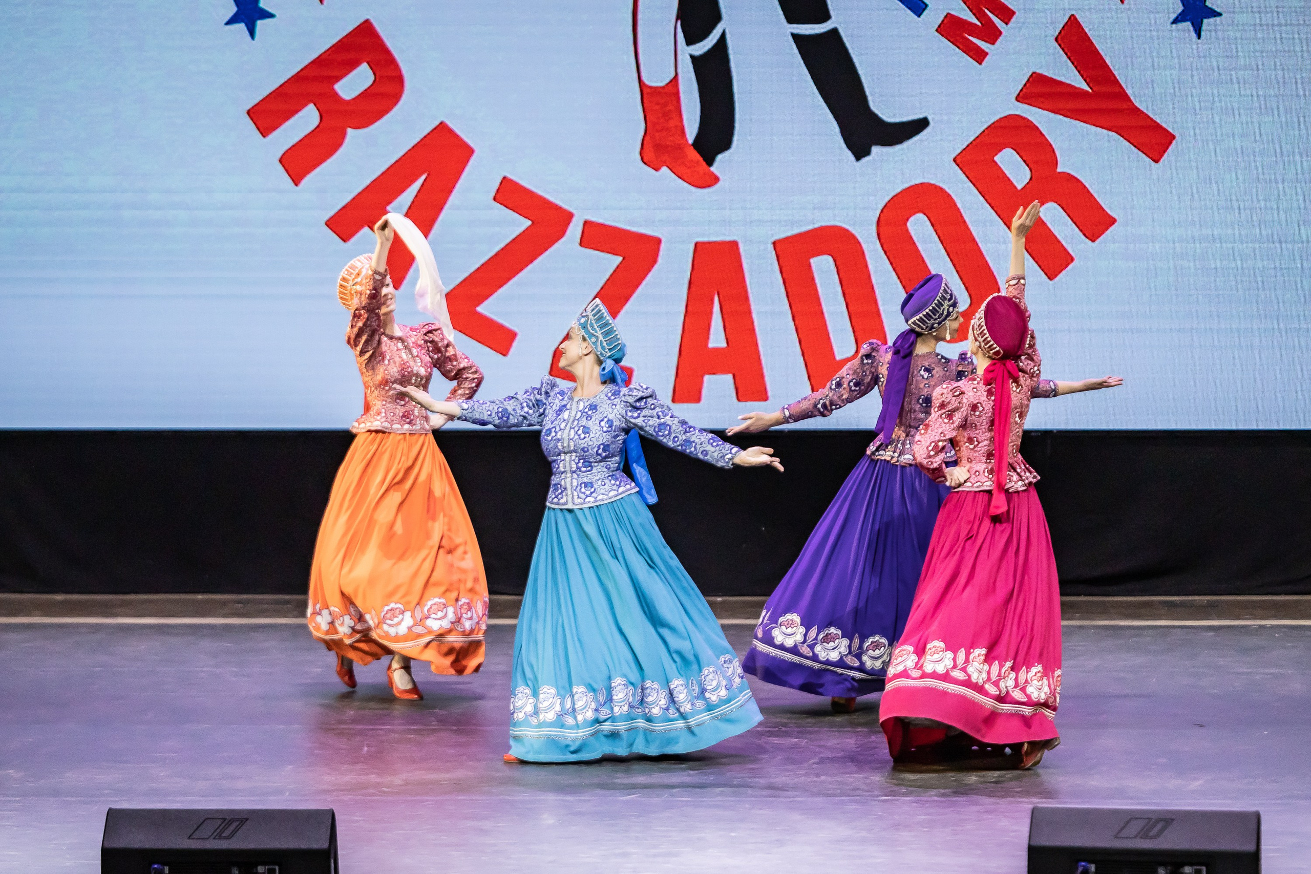 Концерт ансамбля народного такца «Раззадоры». Фотограф Владимир Охрименко