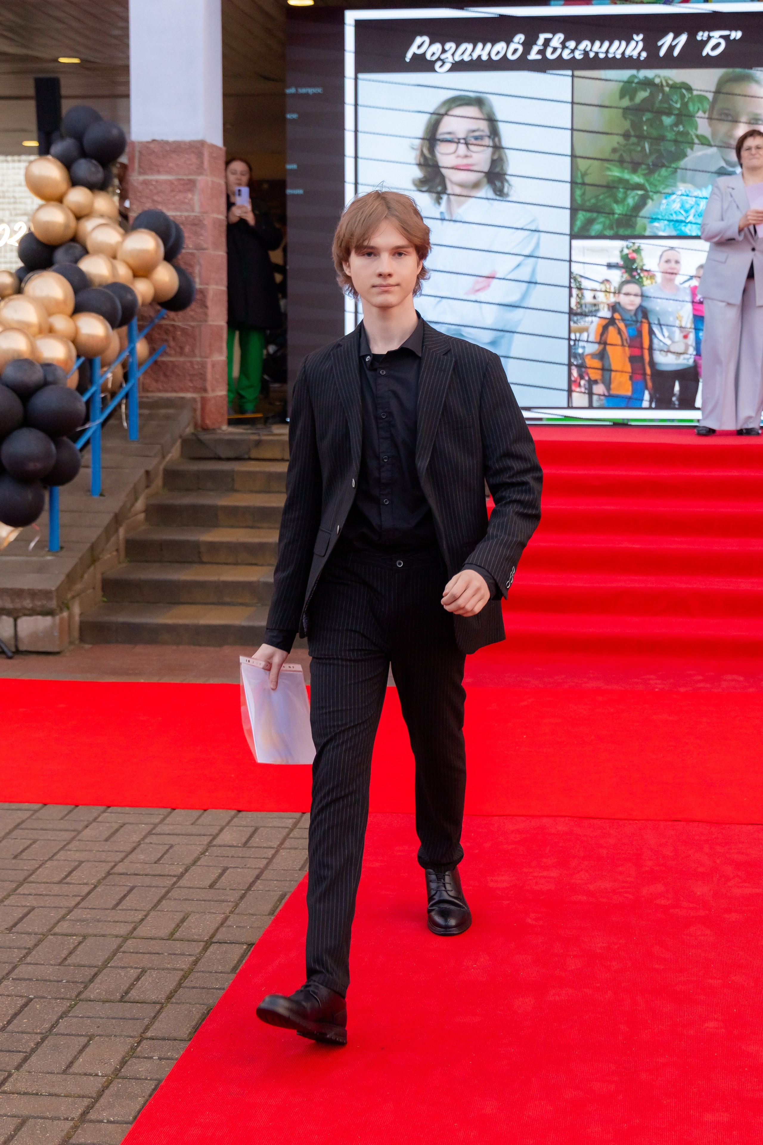 Школьный выпускной 2025 год в Минске, Беларуси. Свадебный фотограф в Минске/Беларуси Сергей Спиридонов