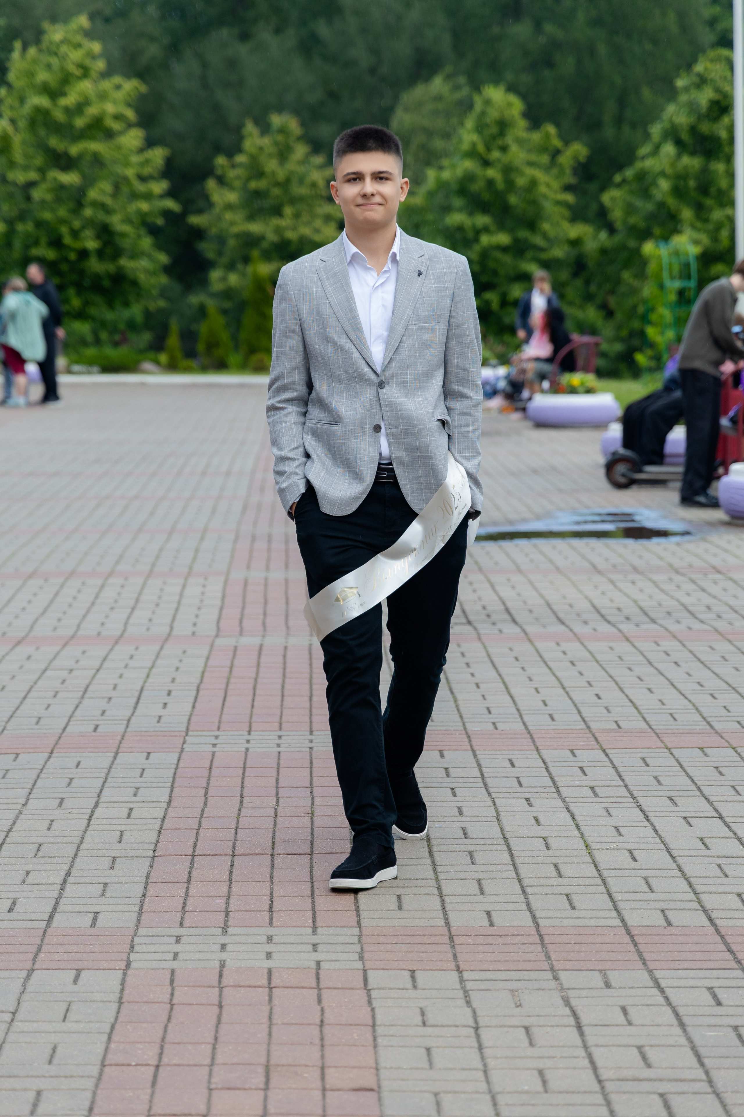 Школьный выпускной 2025 год в Минске, Беларуси. Свадебный фотограф в Минске/Беларуси Сергей Спиридонов