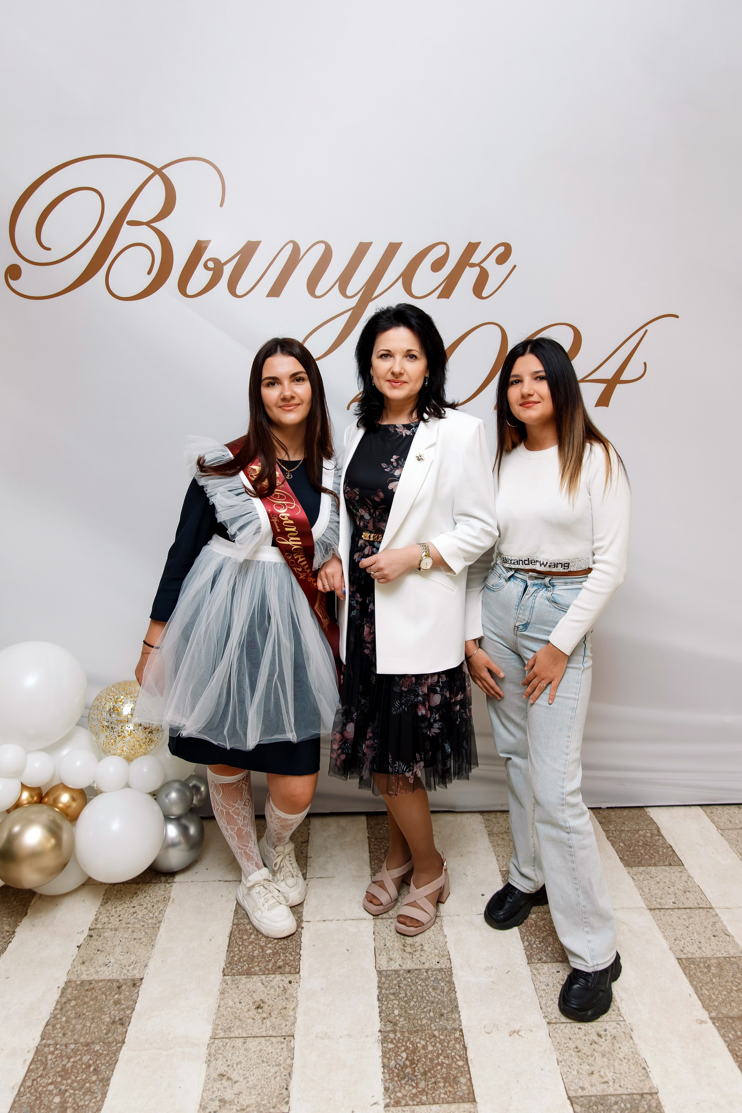 11 класс Последний звонок. Фотограф Любовь Корниенко, Примоский край