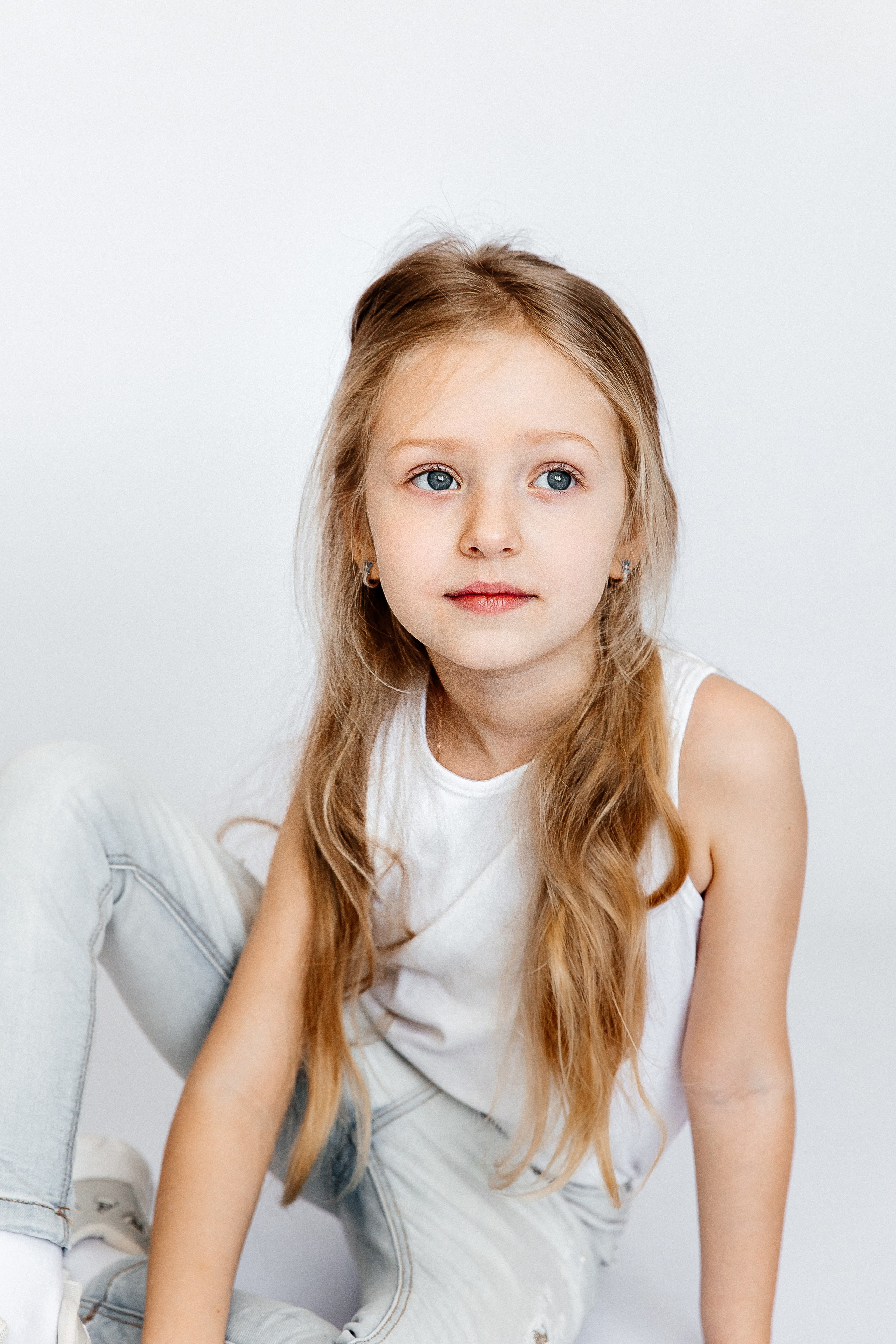 Белый фон. Детский фотограф, выпускные альбомы в Нижнем Новгороде Бодягина Мария