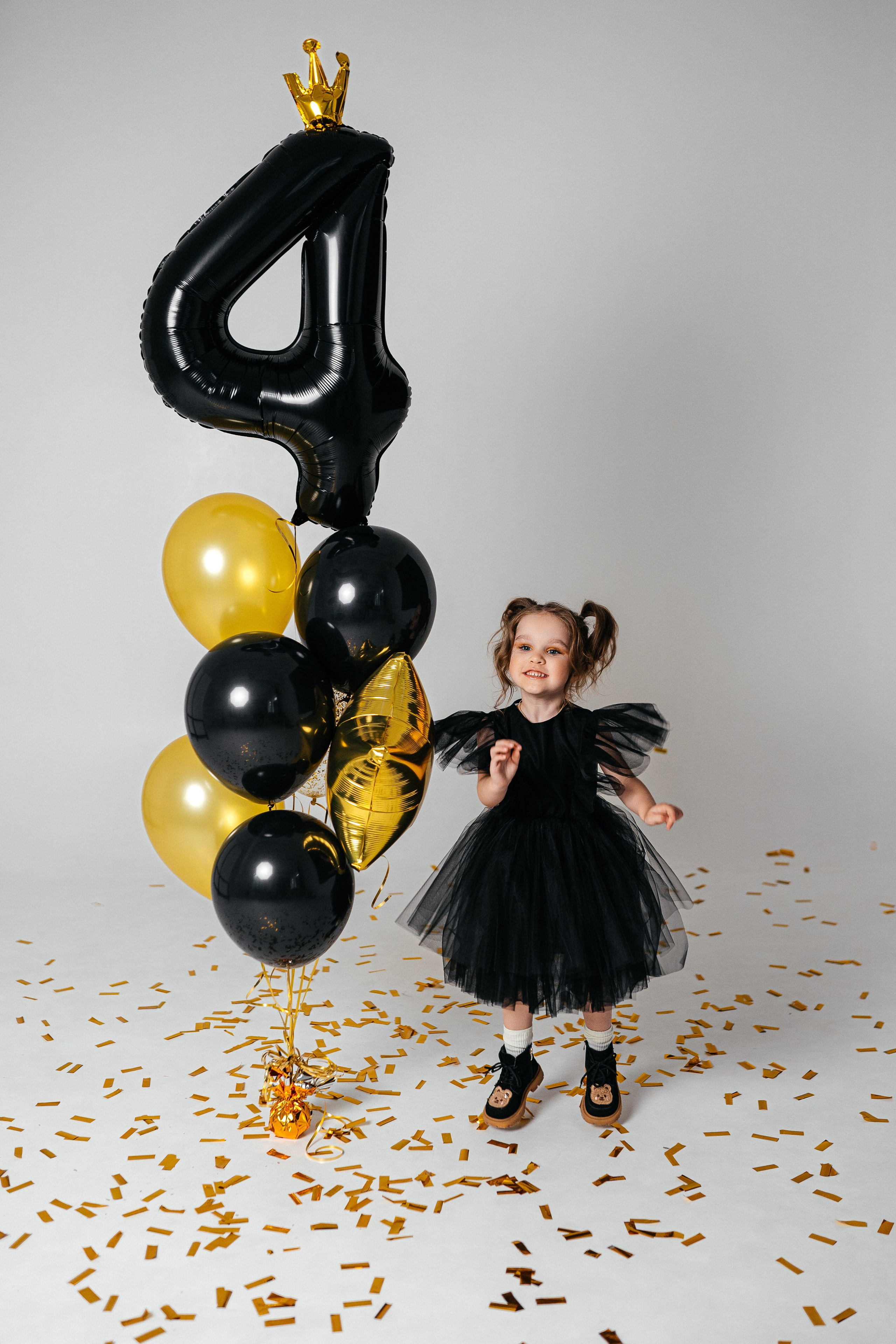 Фотосессия для девочки в платье. Фотограф Ким Наталья в Красноярске