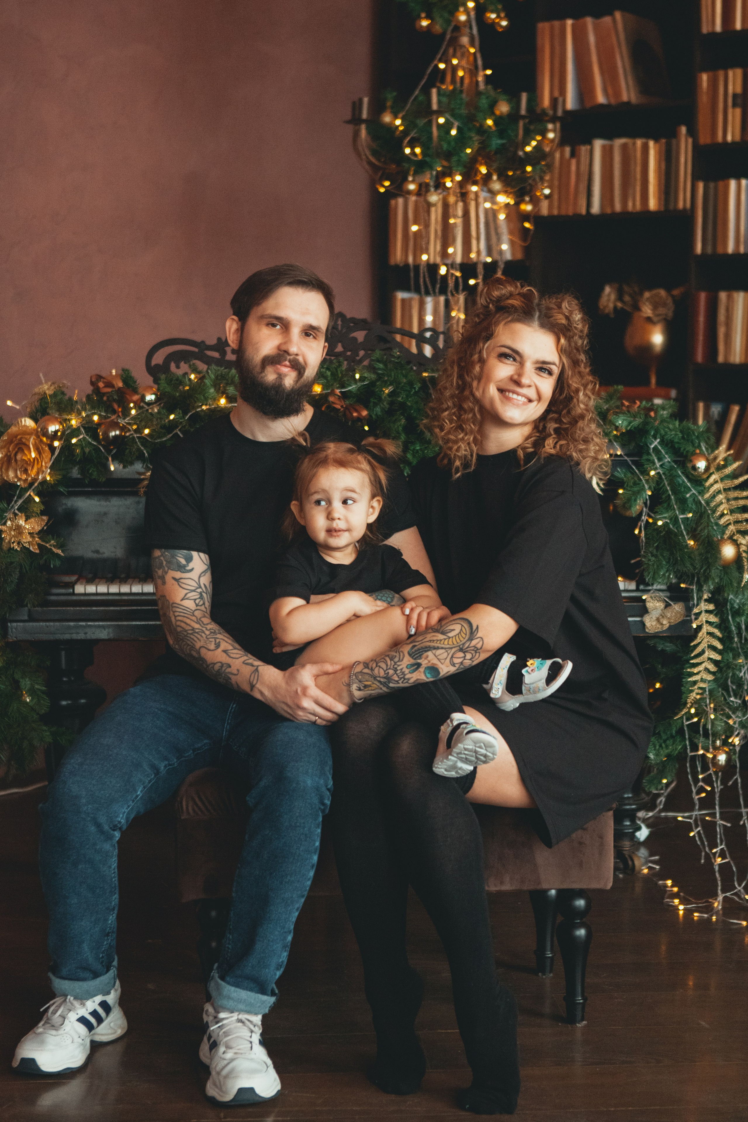 Новогодняя семейная фотосессия в студии. Фотограф Ольга Ефремова