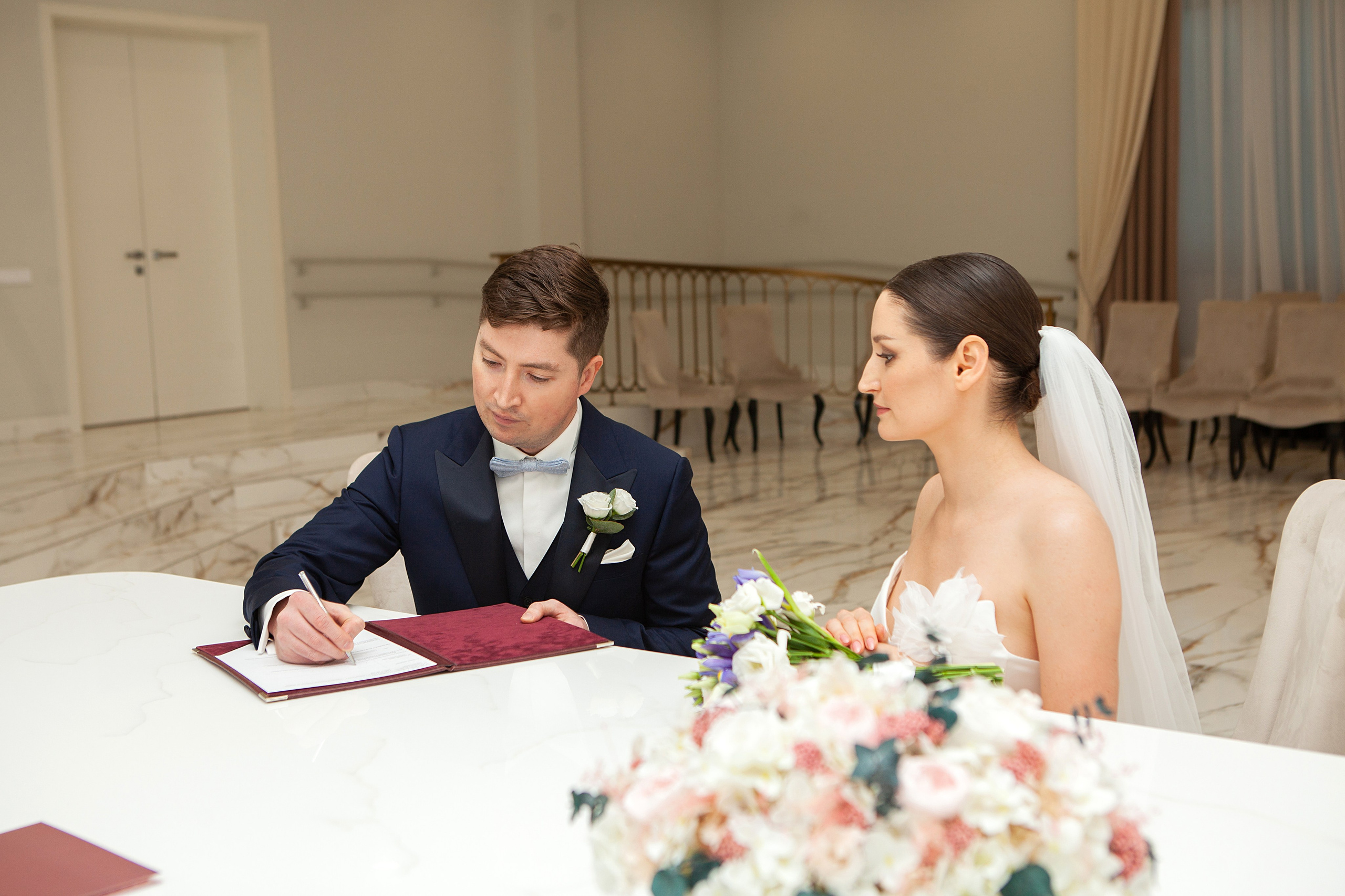 Фотосессия жениха и невесты в шипиловском загсе. Фотограф Ольга Ефремова