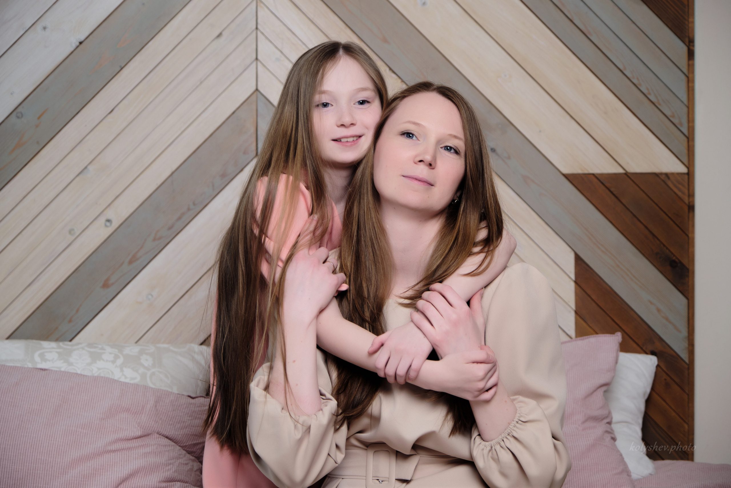 Семейная фотосессия мамы и дочки Надя. Портретный фотограф на новый год в Москве Виктория Колышева