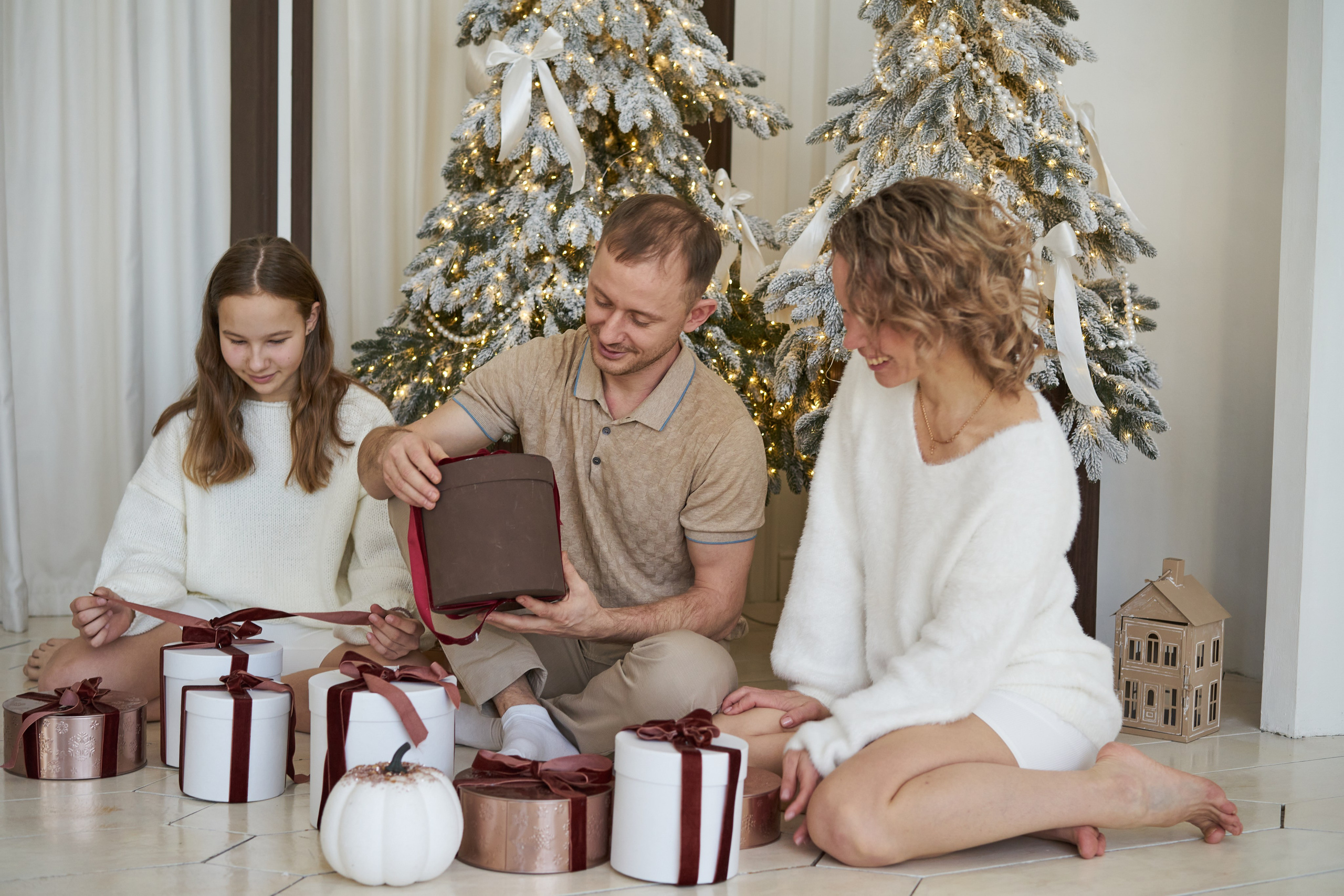 Семейная фотосессия в студии. Фотограф Екатеринбург Кокшарова Александра