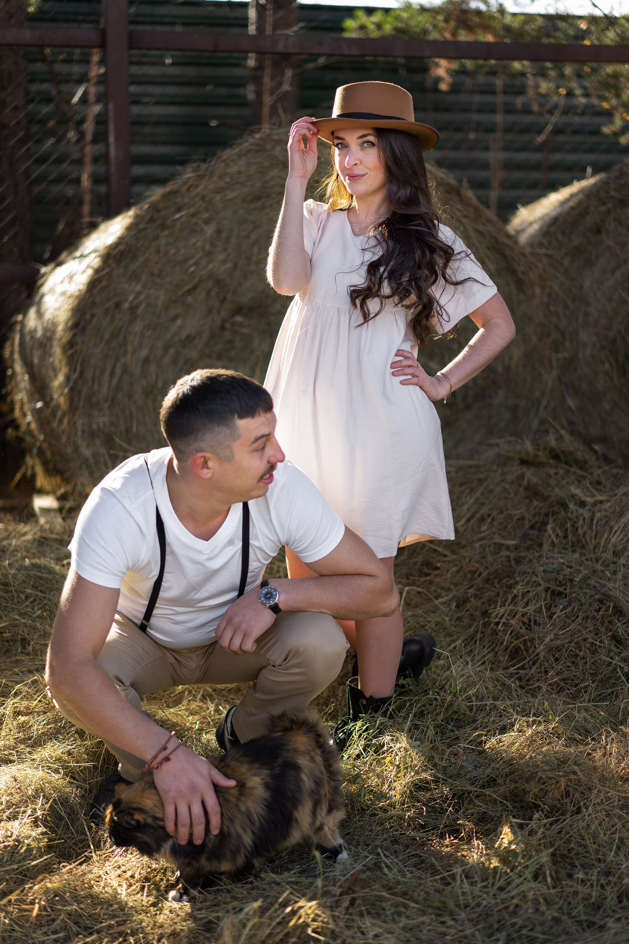 Фотосессия влюбленных в конюшне. Фотограф Екатеринбург Кокшарова Александра