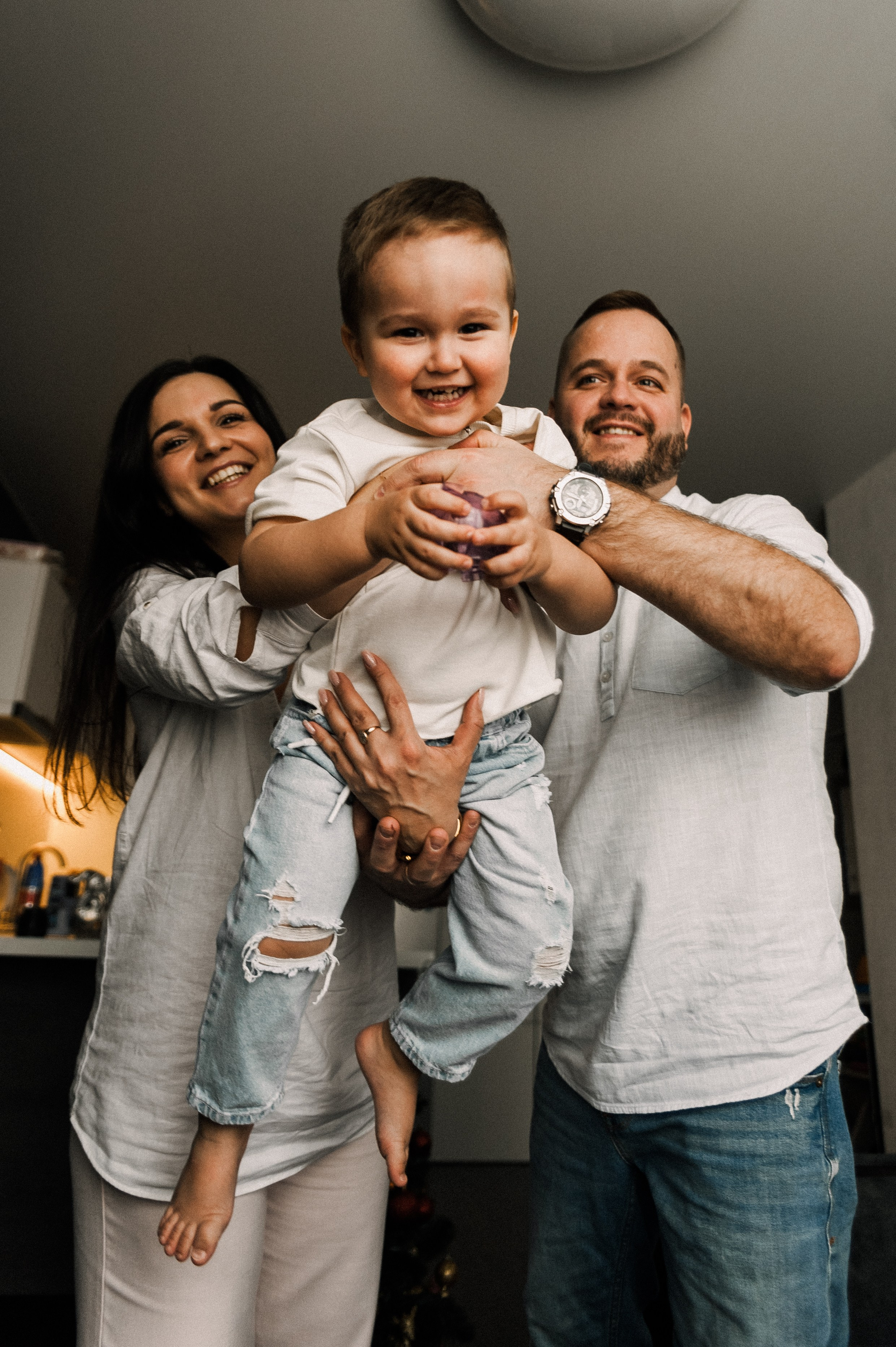 Тренды новогодних съемок 2025. Фотограф в Екатеринбурге Артём Зайнетдинов