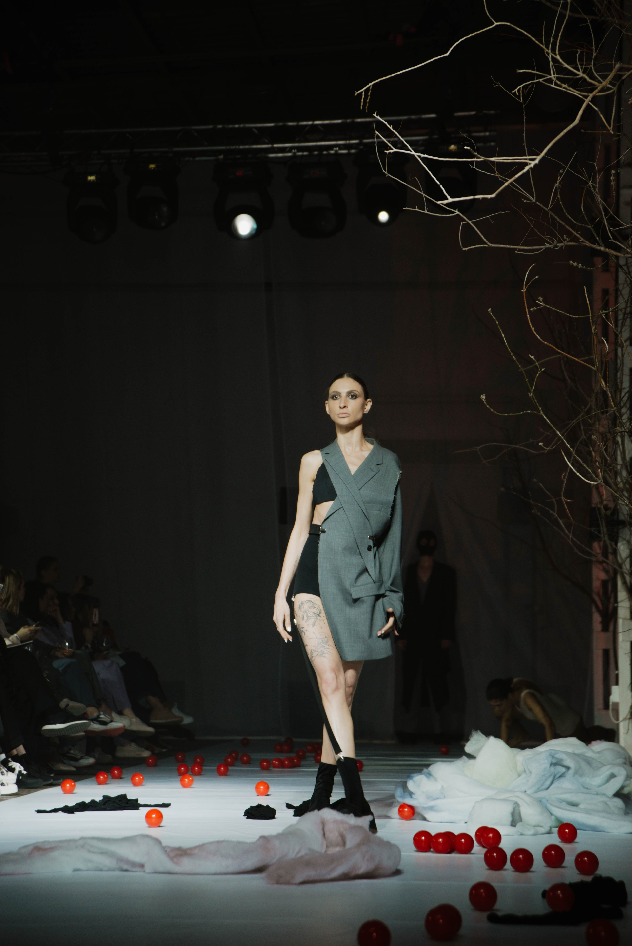 Показ «Красный Шум». Ксения Glossa. Портретный и репортажный фотограф в Самаре