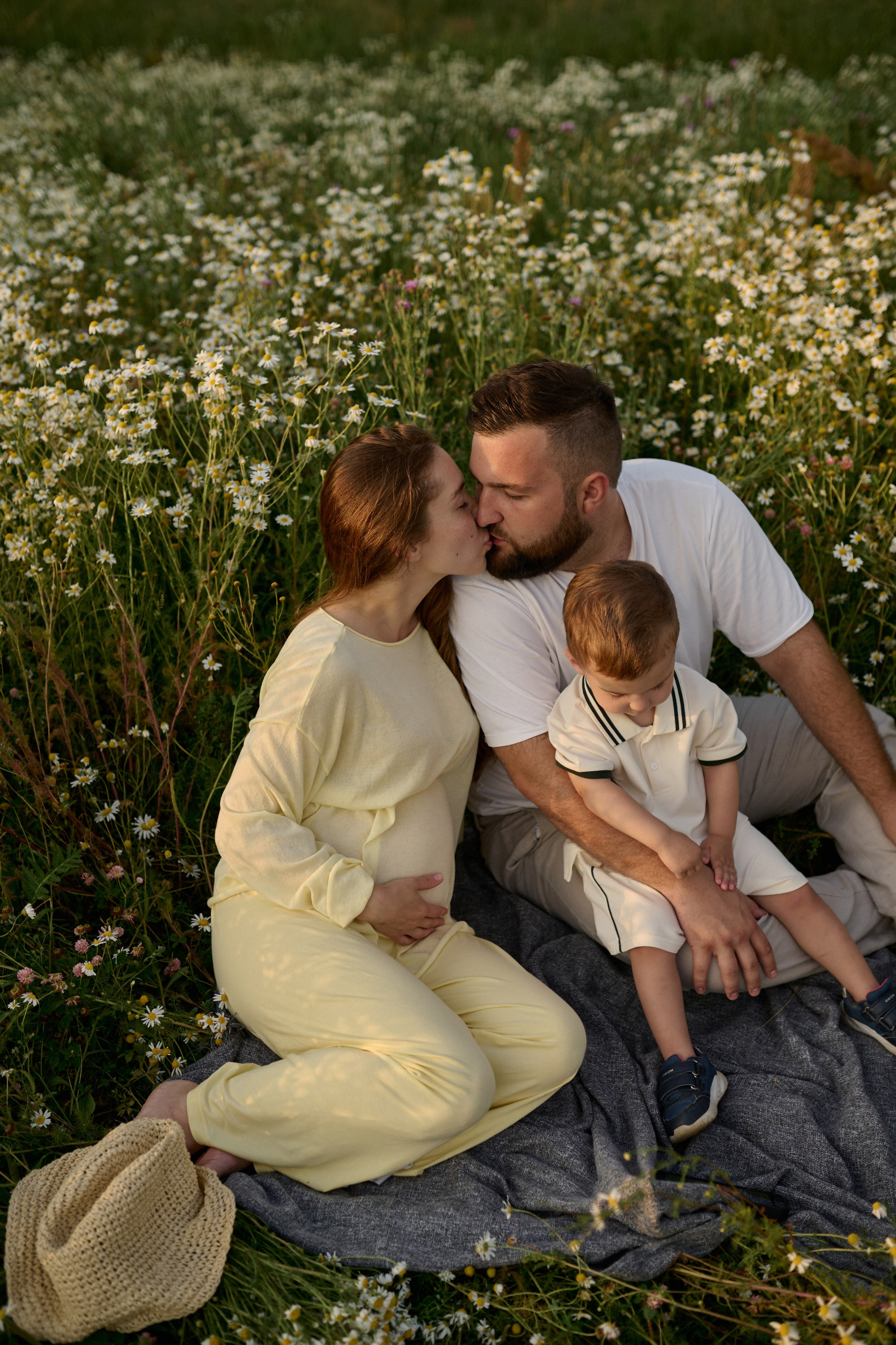 Рома, Оля, Максим и ромашки. Семейный и свадебный lifestyle-фотограф в Москве Мария Петрова