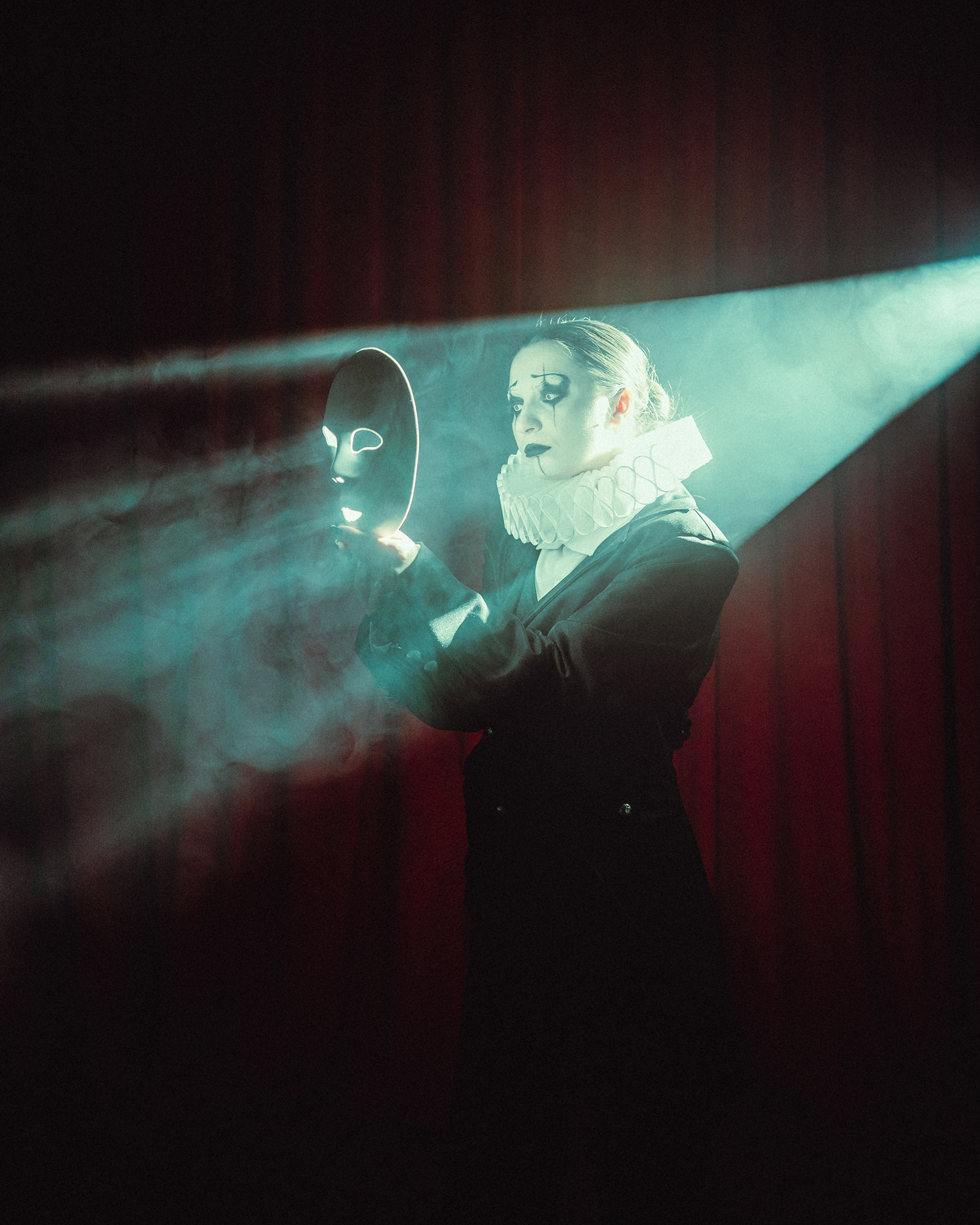 Ira. Репортажный фотограф в Москве Федор Вдовин