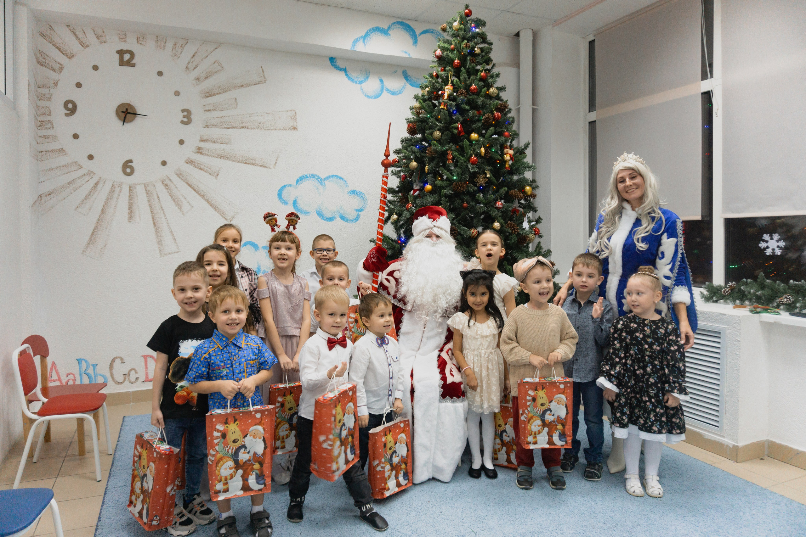 Мир знаний (Новогодний утренник). Serg_film