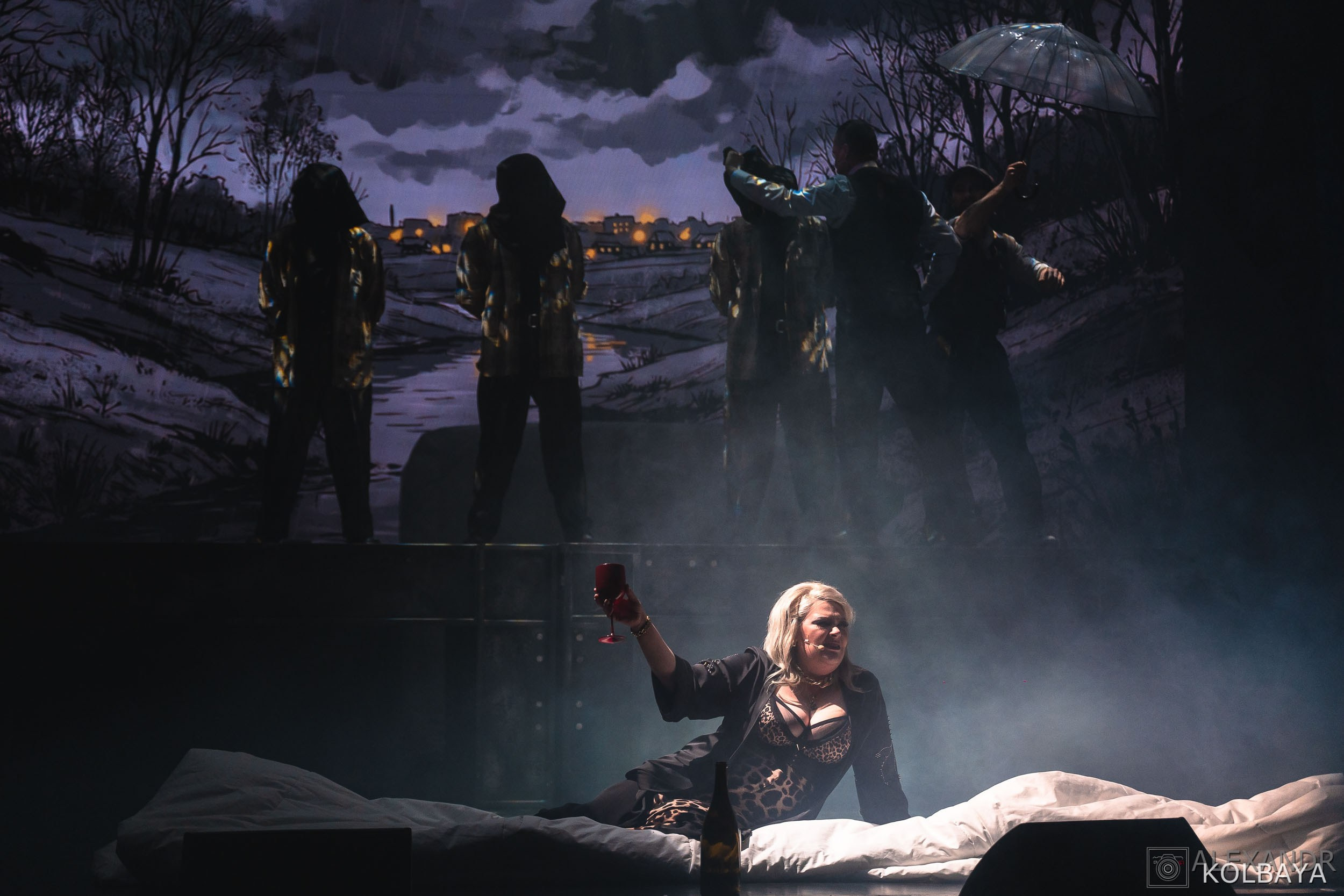 Фотографии со спектакля «Однажды в городе N». Концертный и театральный репортажный фотограф в Москве Александр Колбая