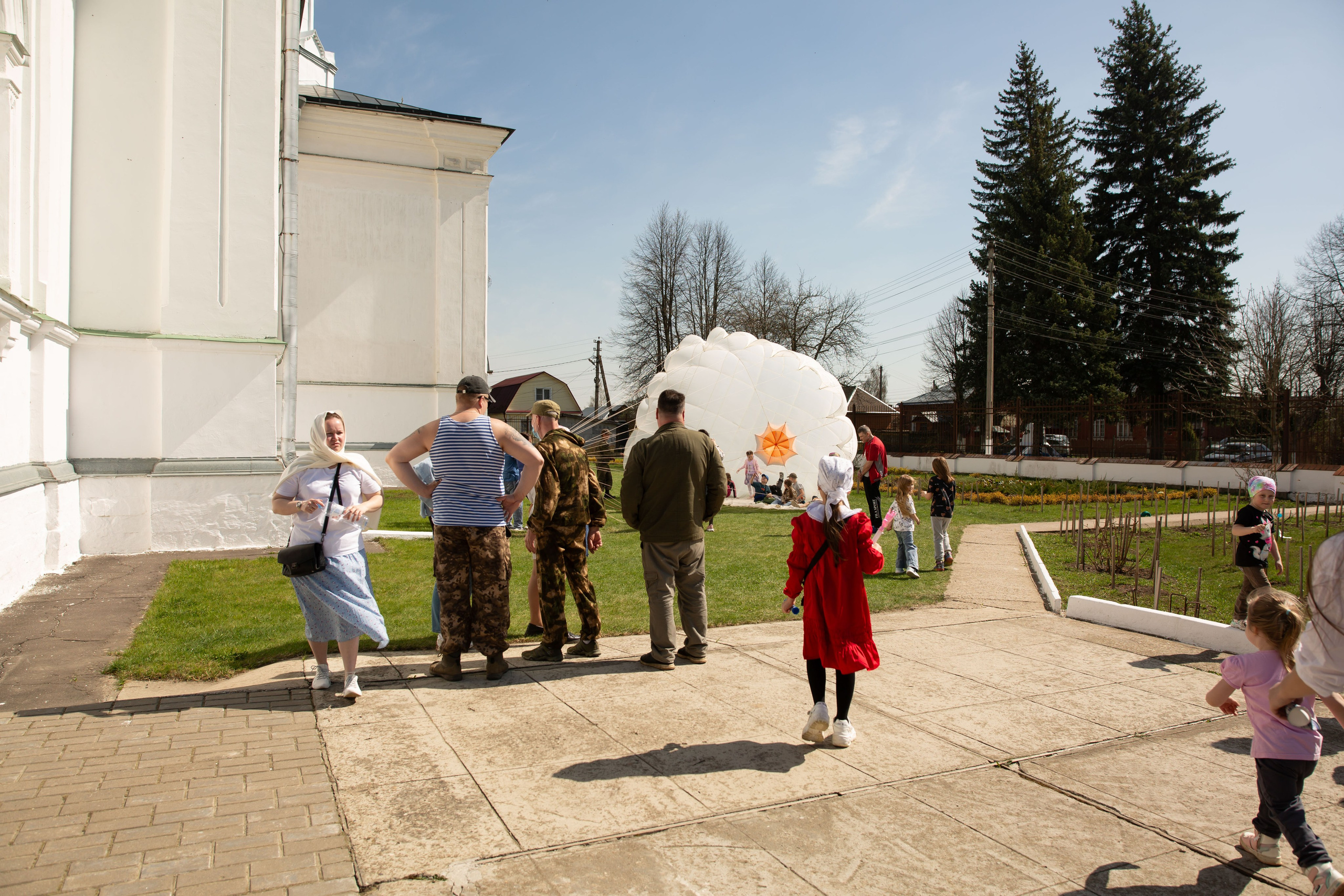 Пасха Воскресенский храм с Ашитково и ярмарка около храма. Семейный и детский фотограф Анна Петракова