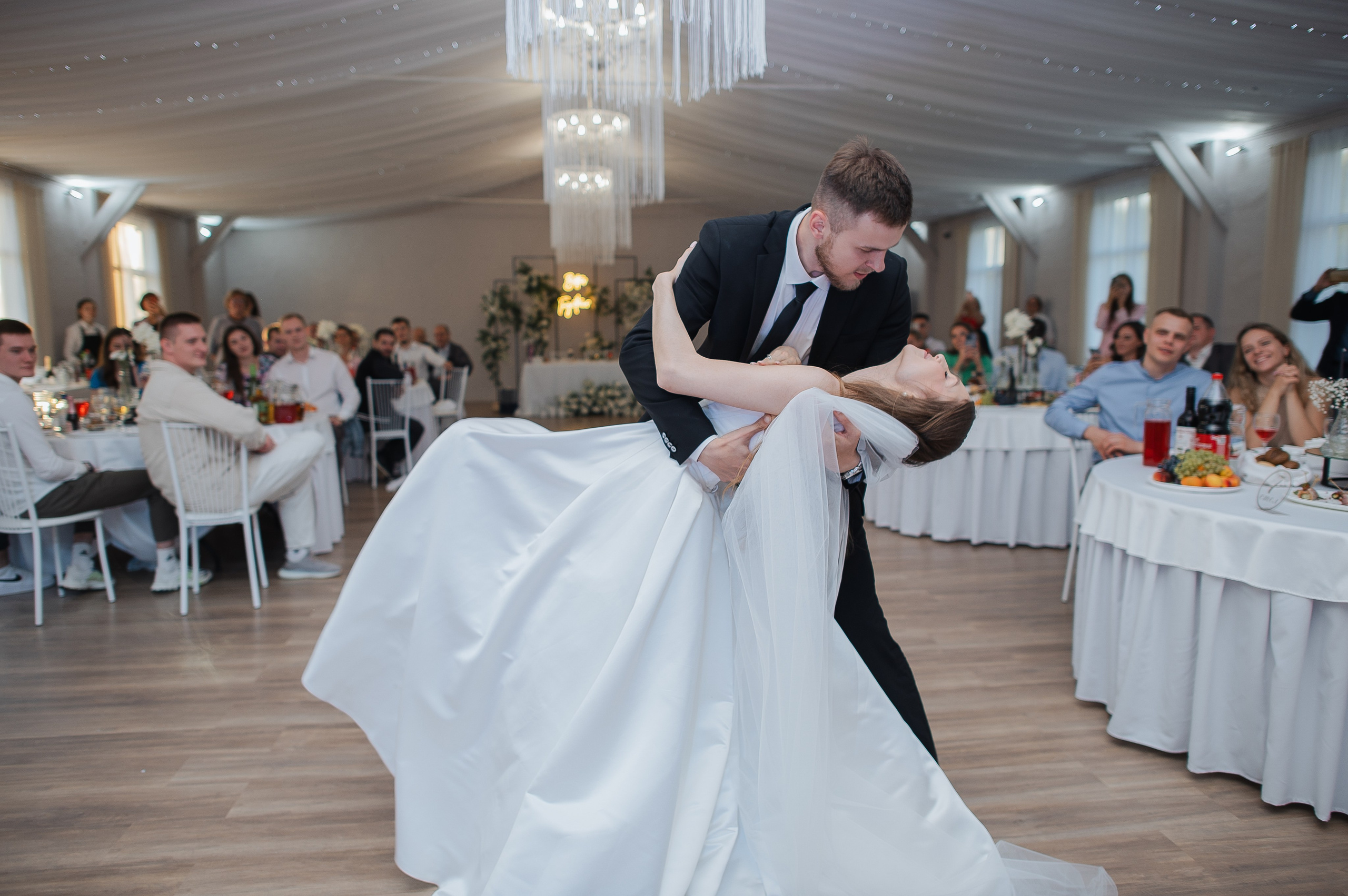 Свадьба на берегу Волги. Свадебный фотограф в Ярославле Денис Медоваров