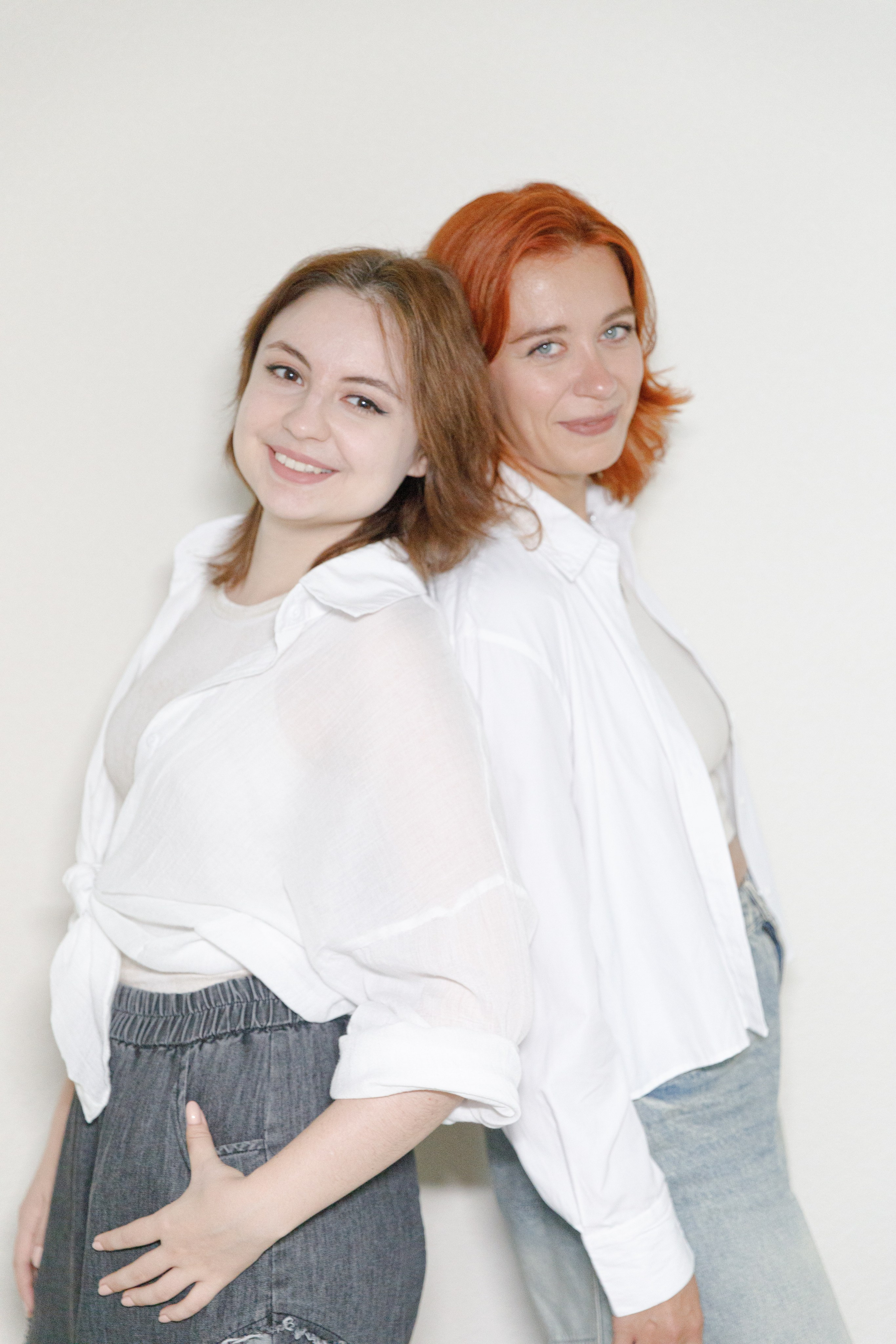 Юлианна и Анна в кабинете Dir Floor Time. Фотограф в Москве Слуцкая Наталья, репортаж, портрет, контент