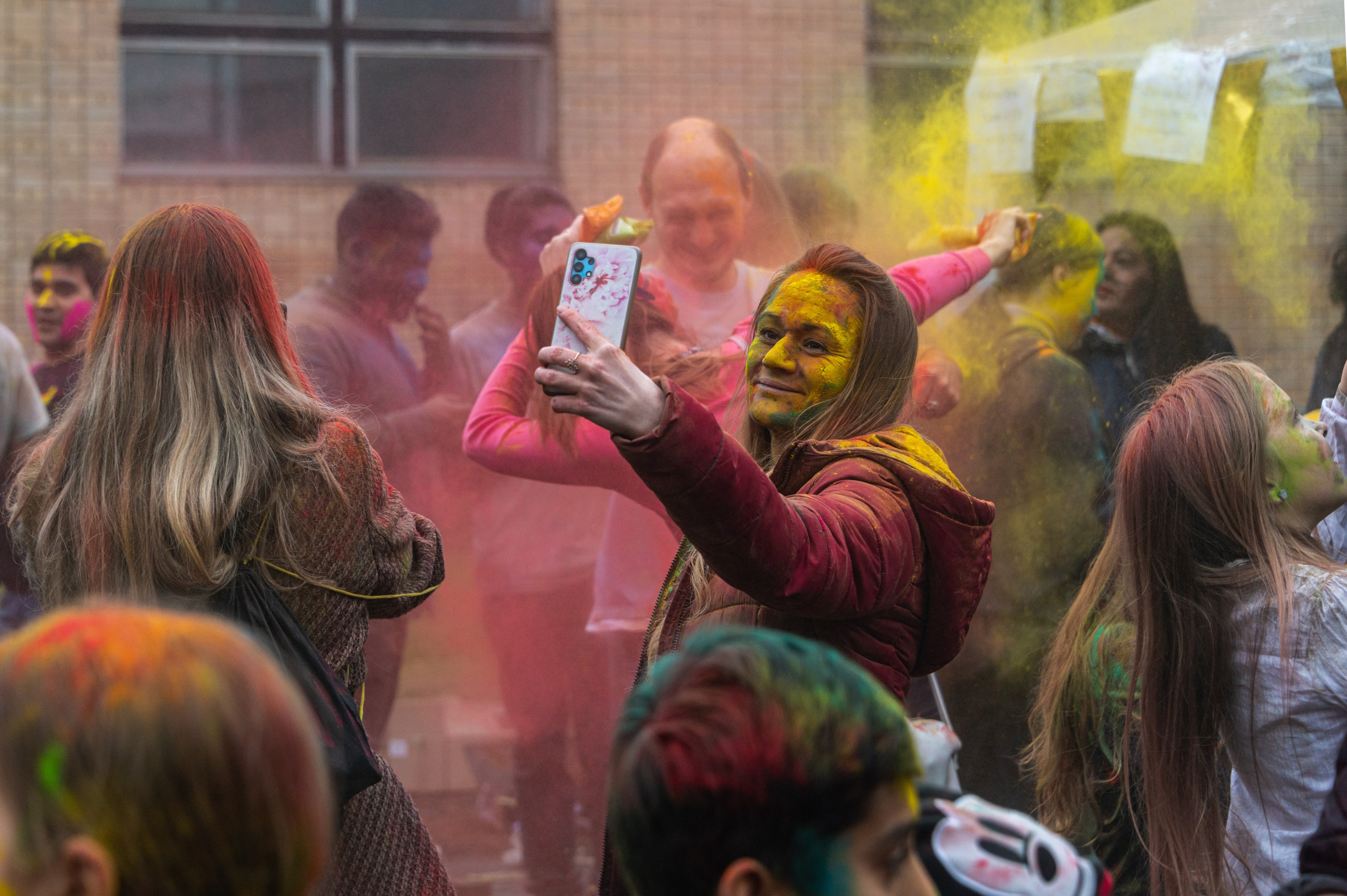 Праздник Холи в Москве. Фотограф Роман Адлер