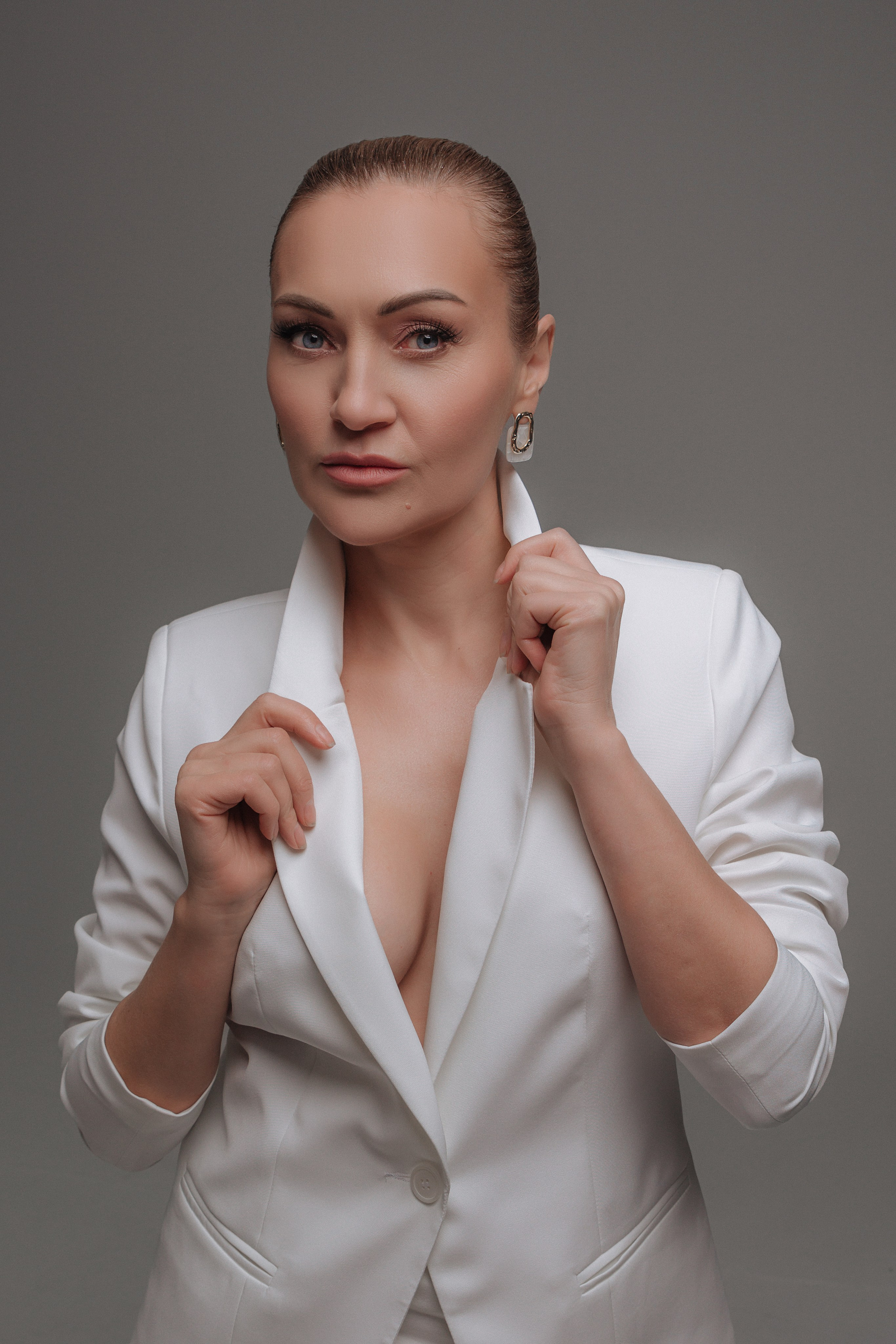 Фотосессия Superwoman. Весна 2024. Портретный фотограф в Санкт-Петербурге Дмитриева Наталия