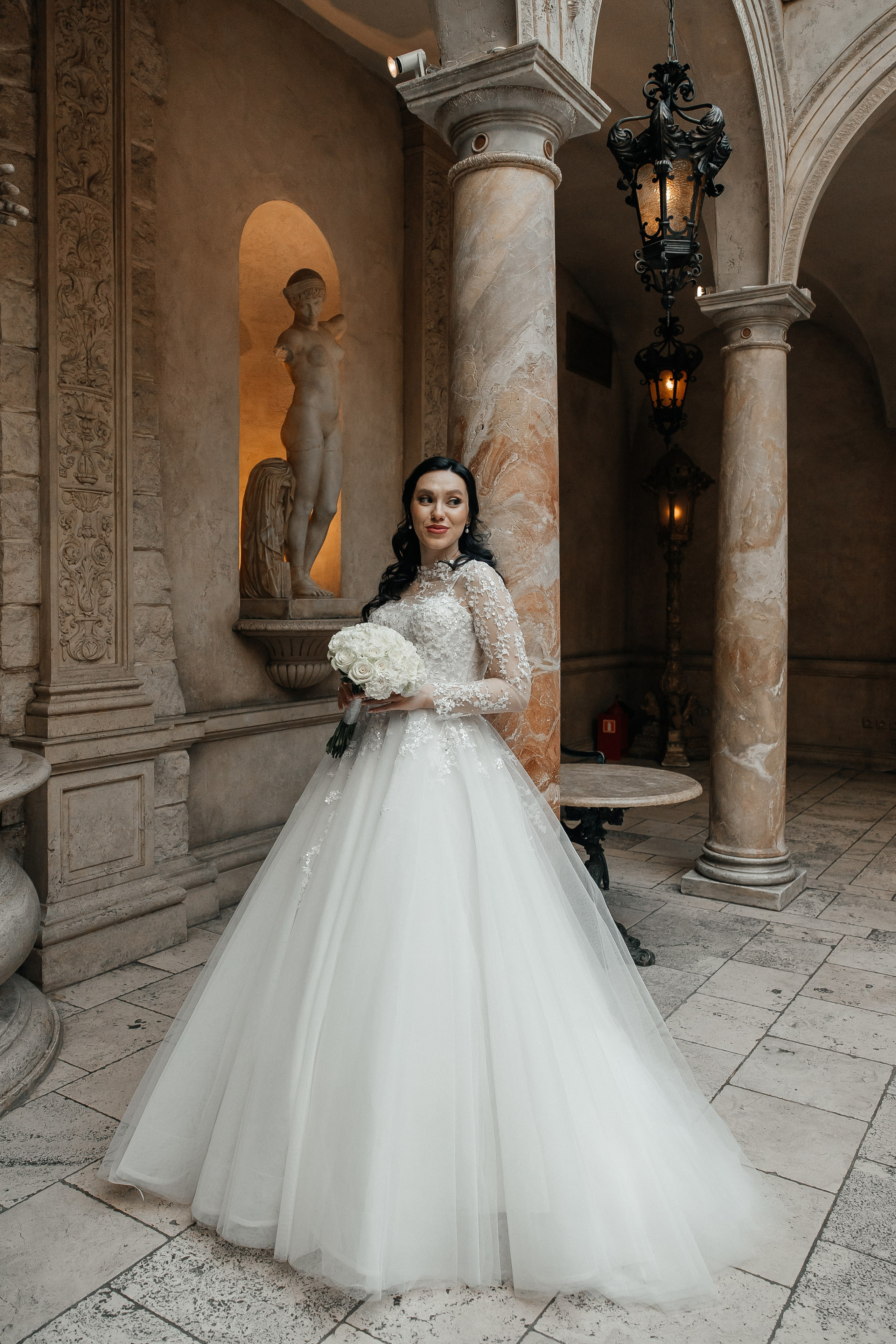 Свадебная фотосессия в ресторане Турандот. Свадебный фотограф в Москве Дарья Олендарёва