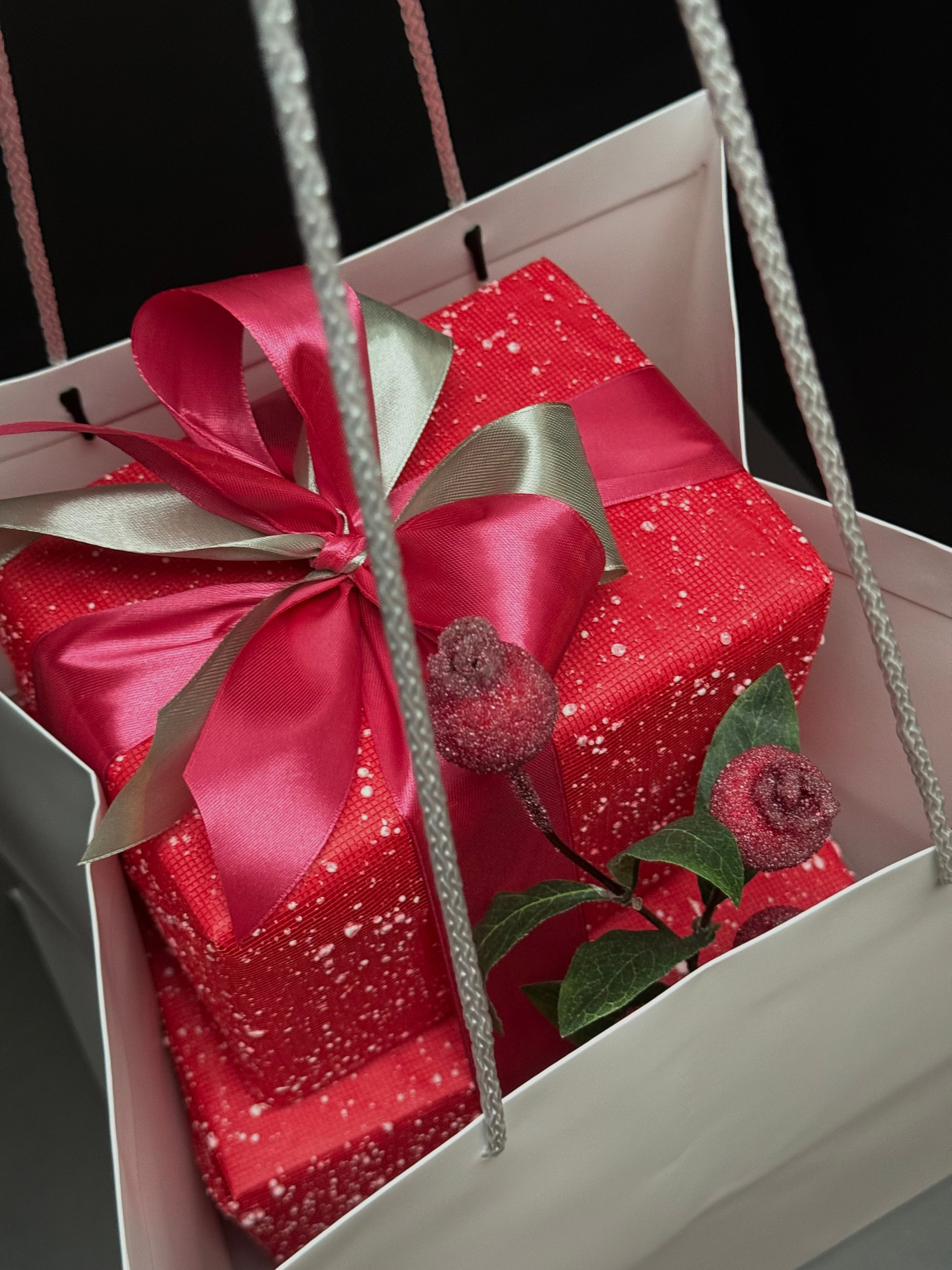 «Зимний гранат (2)». Студия подарочных наборов «Владия»