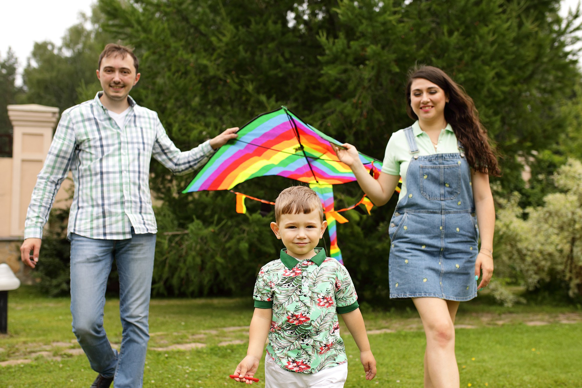 Семейные фотосессии на улице. Свадебный и семейный фотограф и видеограф в Екатеринбурге Полянские Тимур и Анастасия