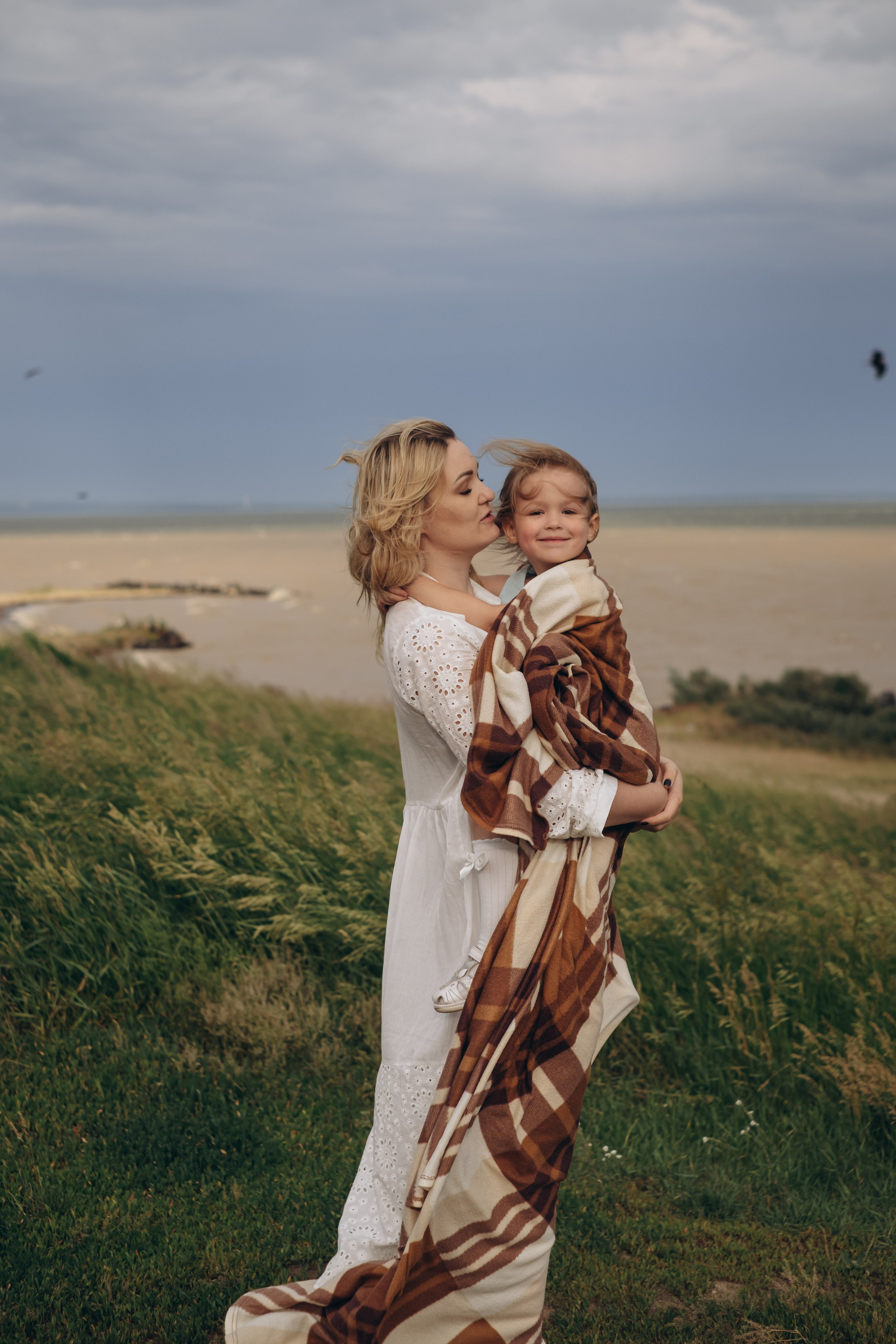 Прогулочная у моря. Мама и дочь. Фотограф Новосибирск Анна Рождественская