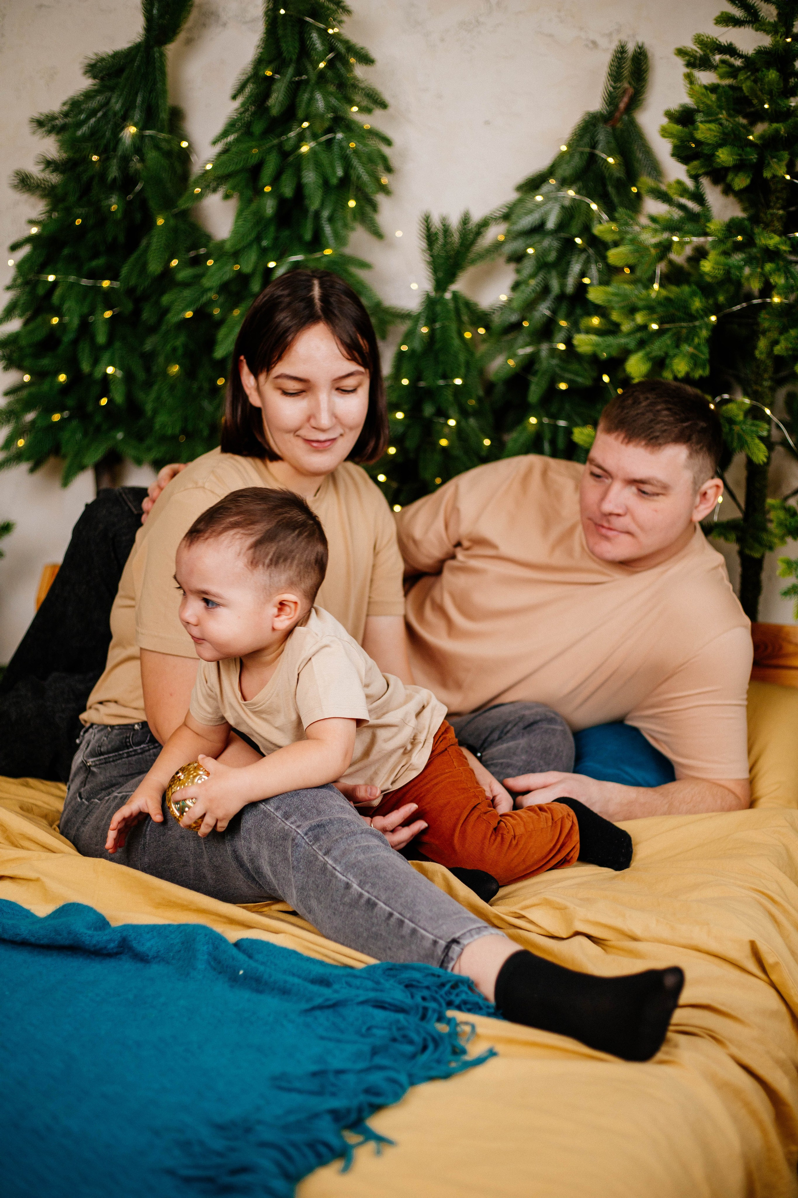 Лев с семьей. Рыжова Тамара