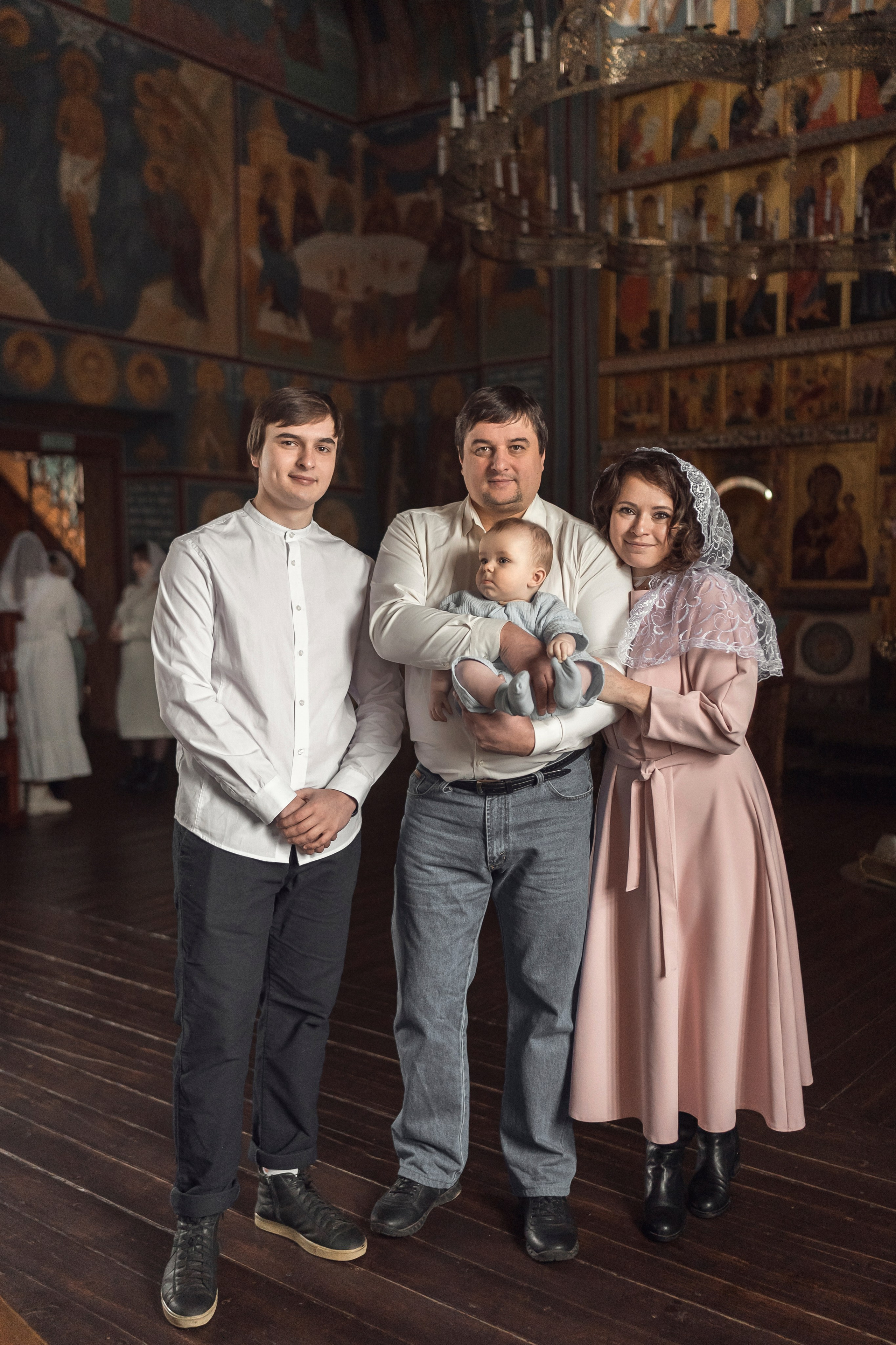 Крещение Демьяна. Успенское. Семейный фотограф и фотограф на таинства в Москве Юлия Калайджян
