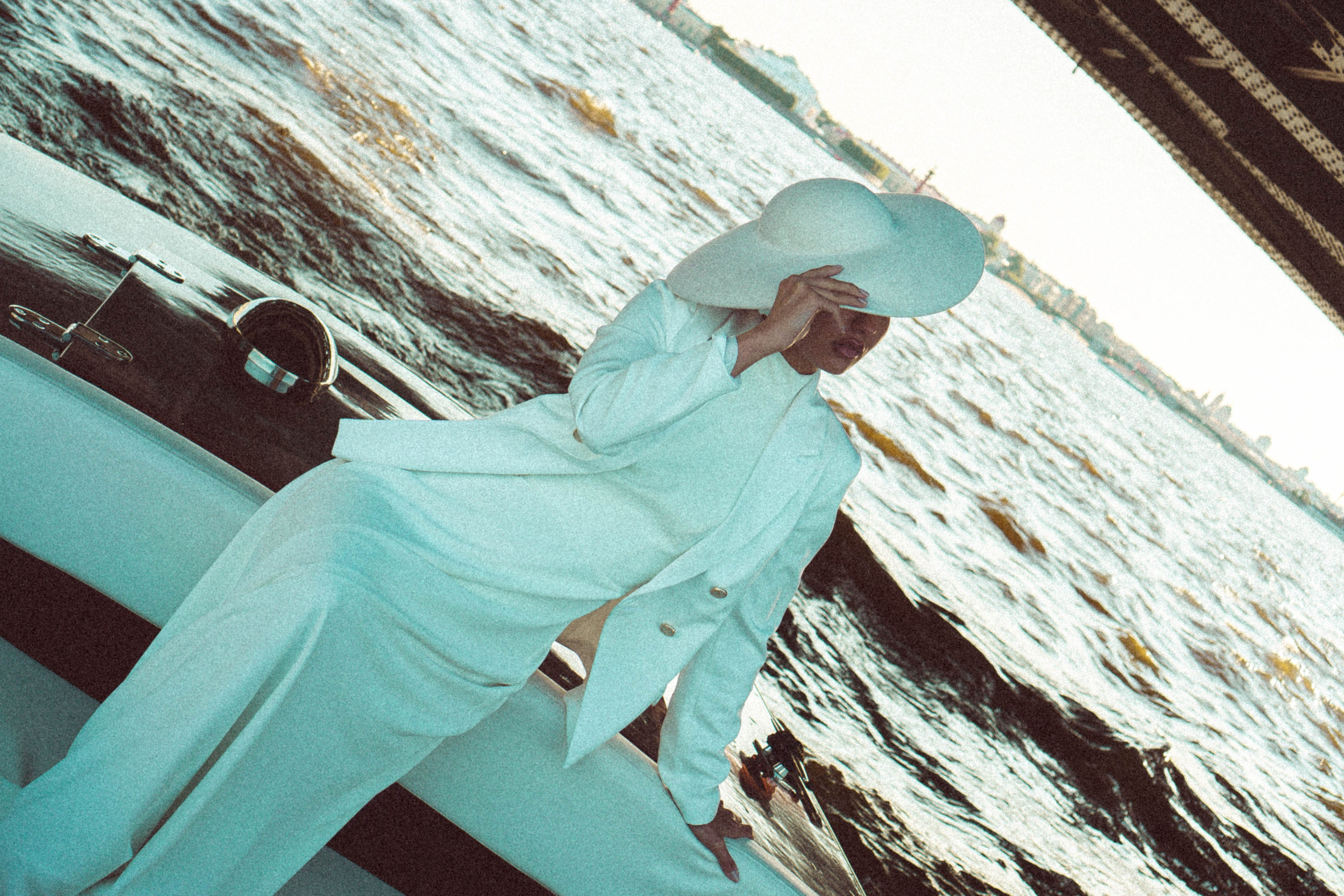 СВАДЕНБНАЯ СЬЕМКА НА КАТЕРЕ ПО КАНАЛАМ САНКТ-ПЕТЕРБУРГА И В АКВАТОРИИ НЕВЫ. Профессиональный фотограф, Санкт-Петербург — Виктория Богомолова