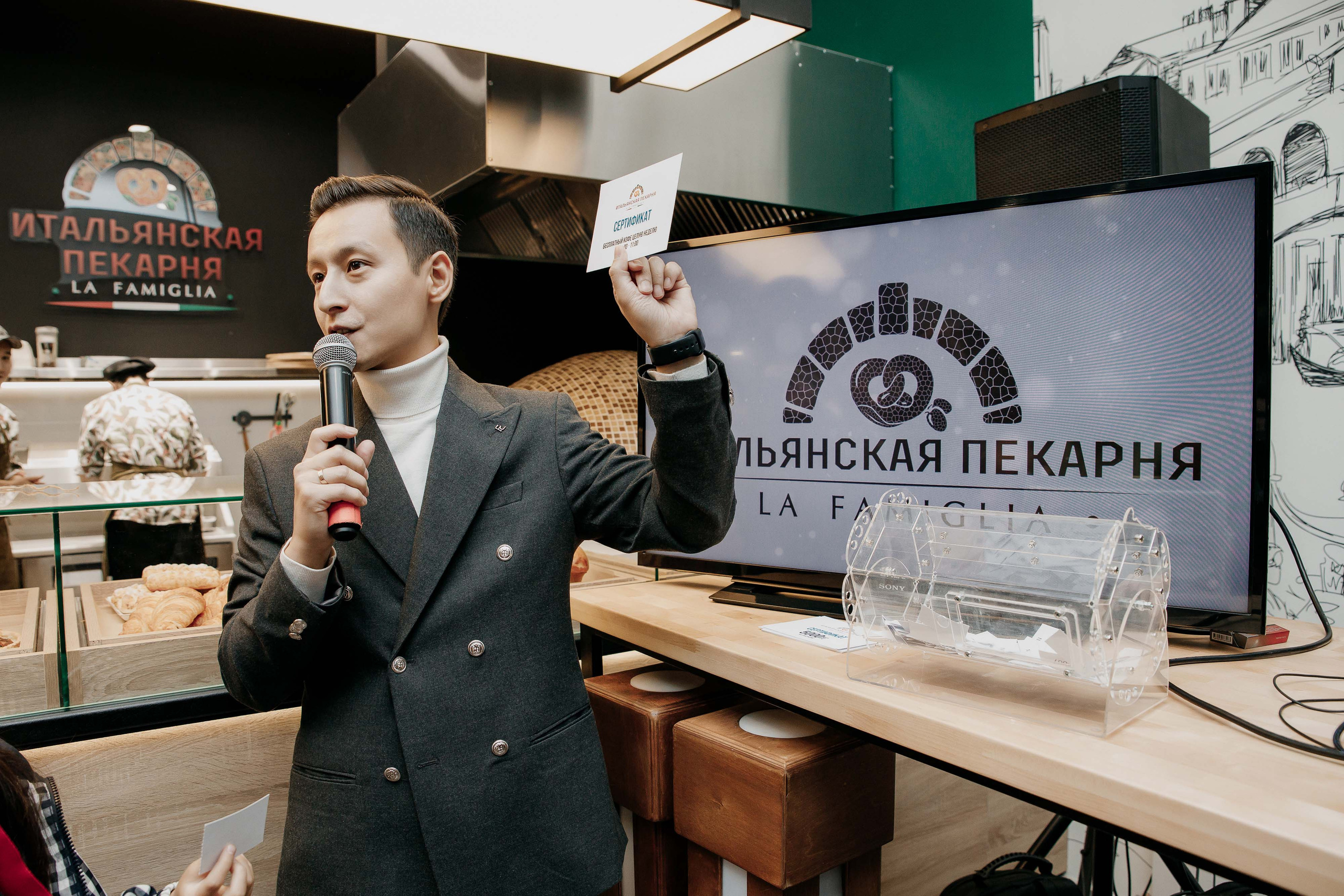 Открытия ресторанов, салонов и др. Фотограф в Нур-Султан Лю-Гуной Руслан