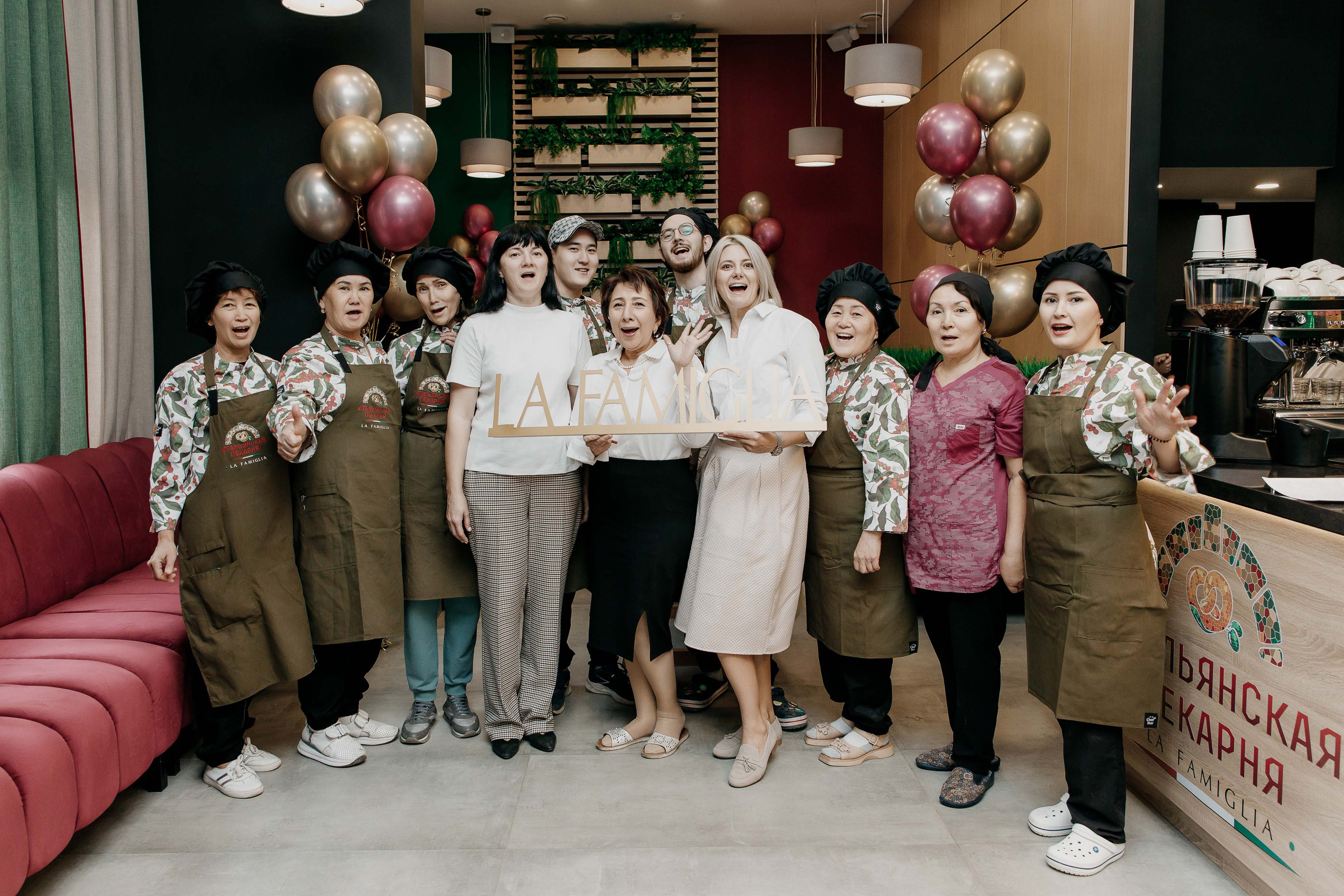 Открытия ресторанов, салонов и др. Фотограф в Нур-Султан Лю-Гуной Руслан