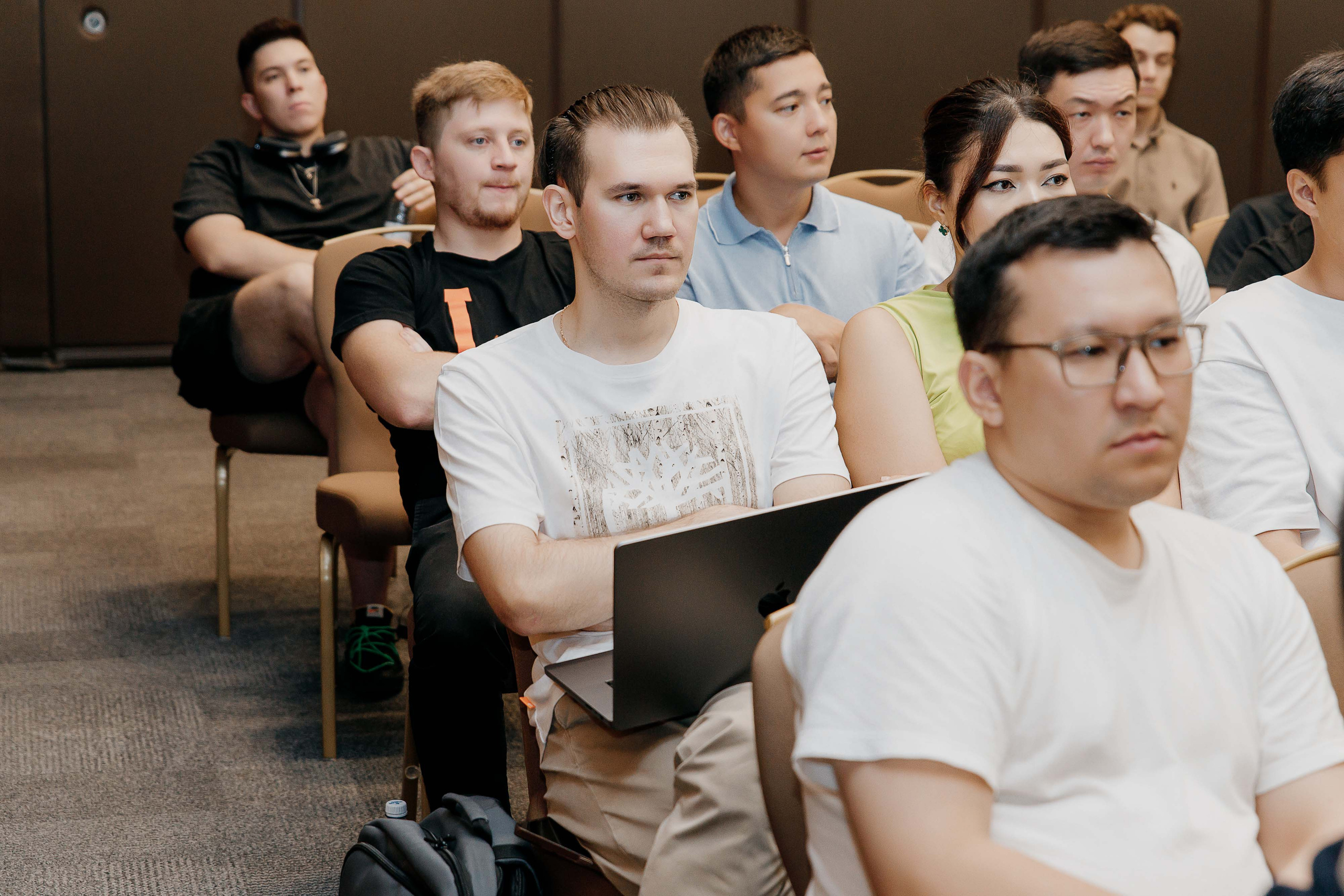 Конференции и форумы. Фотограф в Нур-Султан Лю-Гуной Руслан