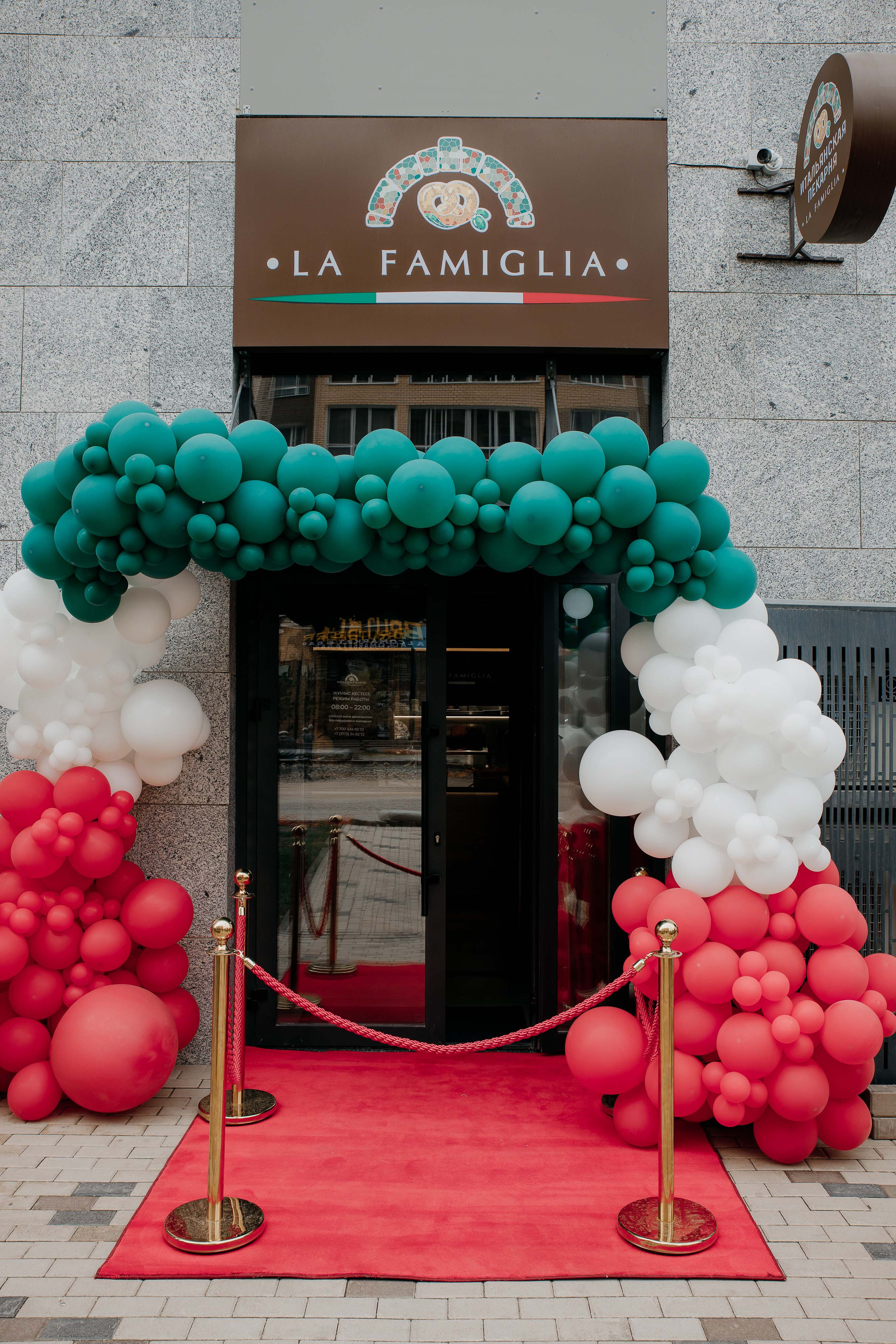 Открытия ресторанов, салонов и др. Фотограф в Нур-Султан Лю-Гуной Руслан