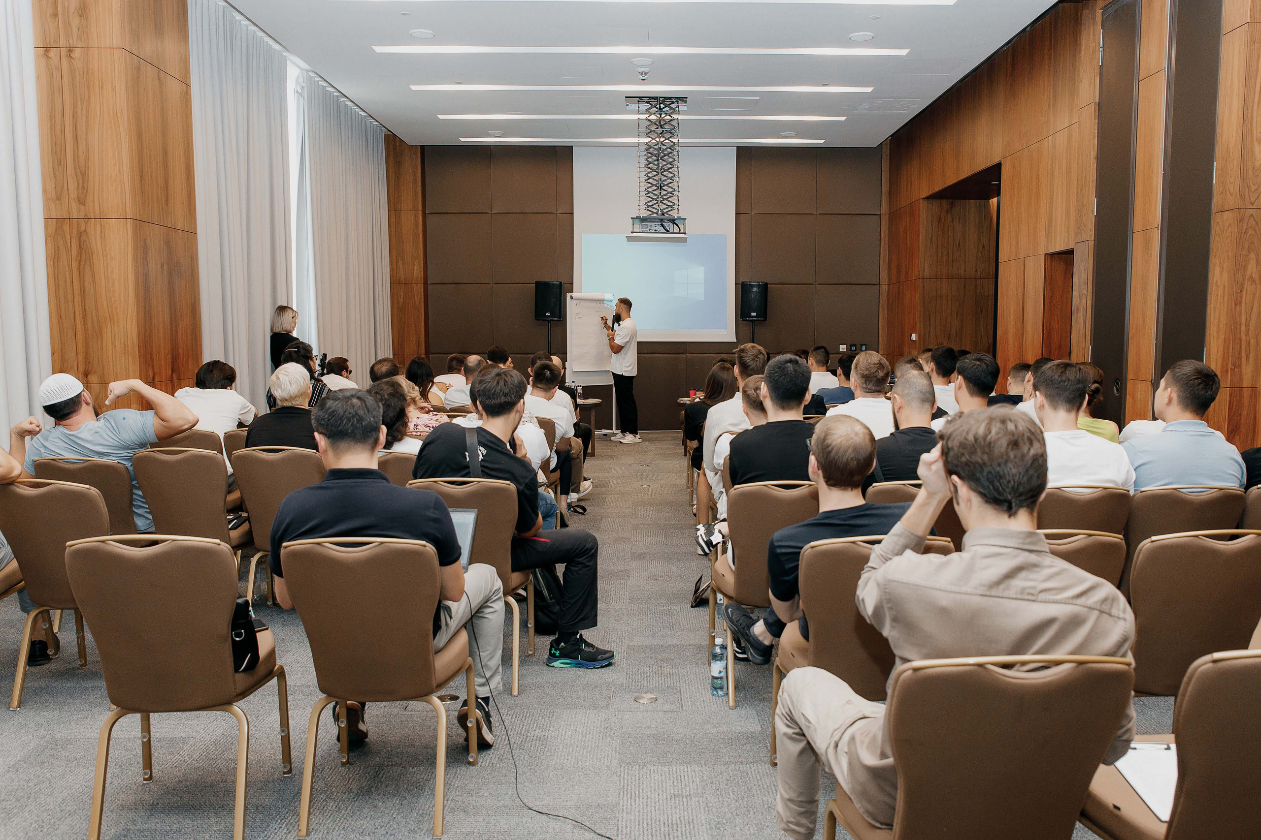 Конференции и форумы. Фотограф в Нур-Султан Лю-Гуной Руслан