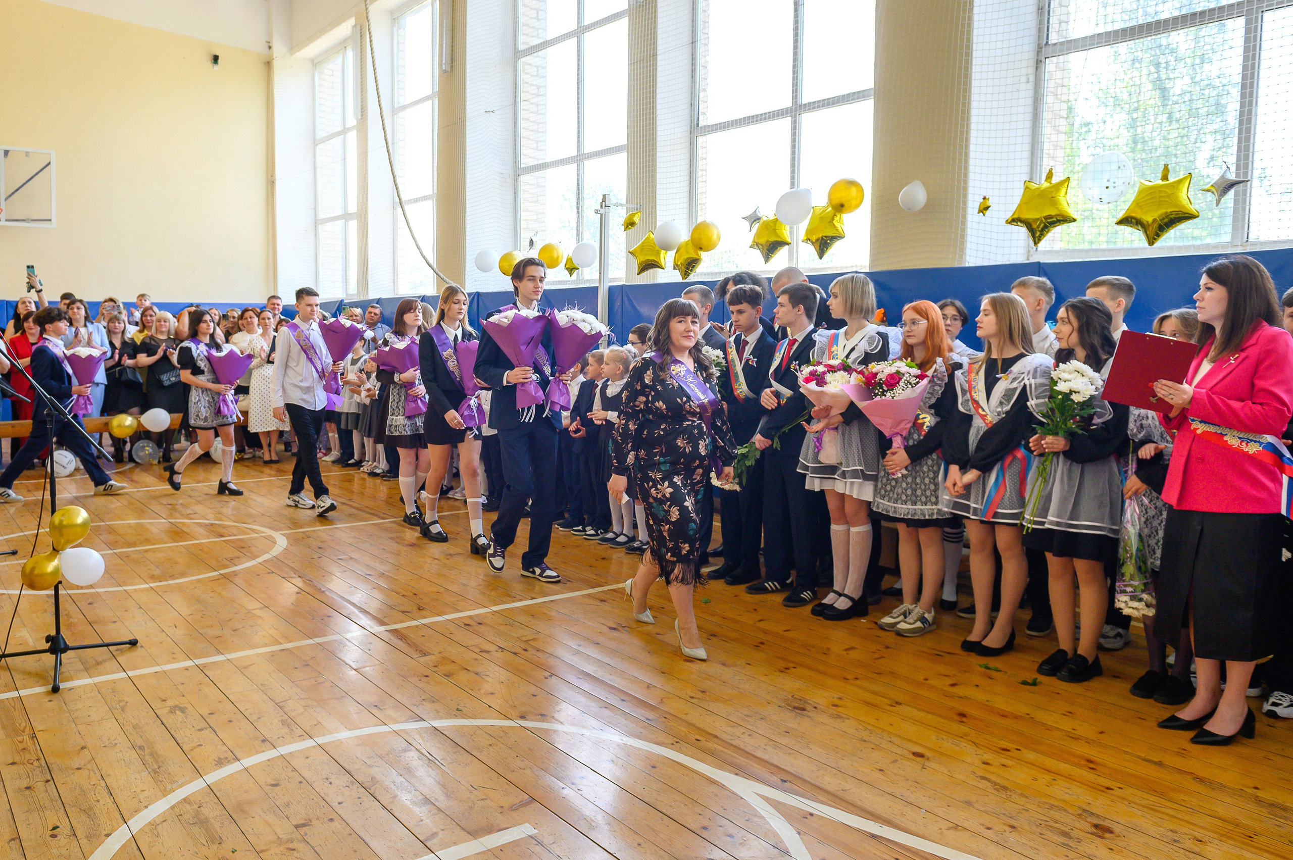 Последний звонок 2025. Фотограф Галина Лисанова, г. Брянск