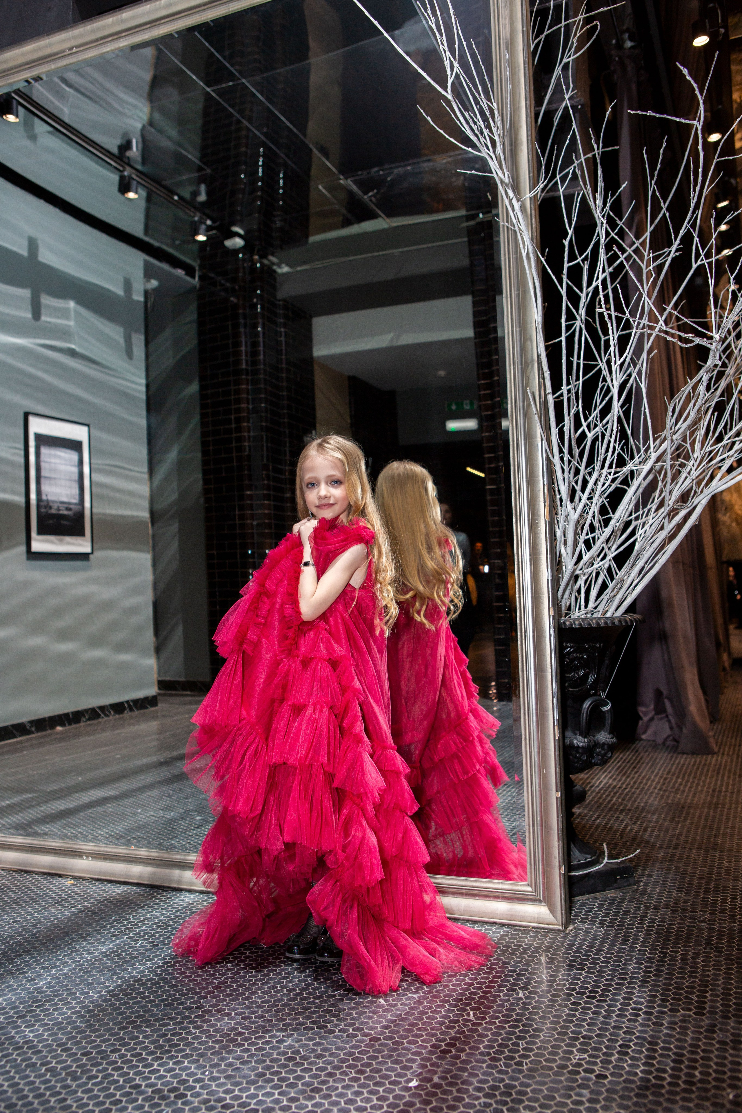 Звезда галактики. Яровит Холл. Репортажный, семейный, свадебный, портретный фотограф