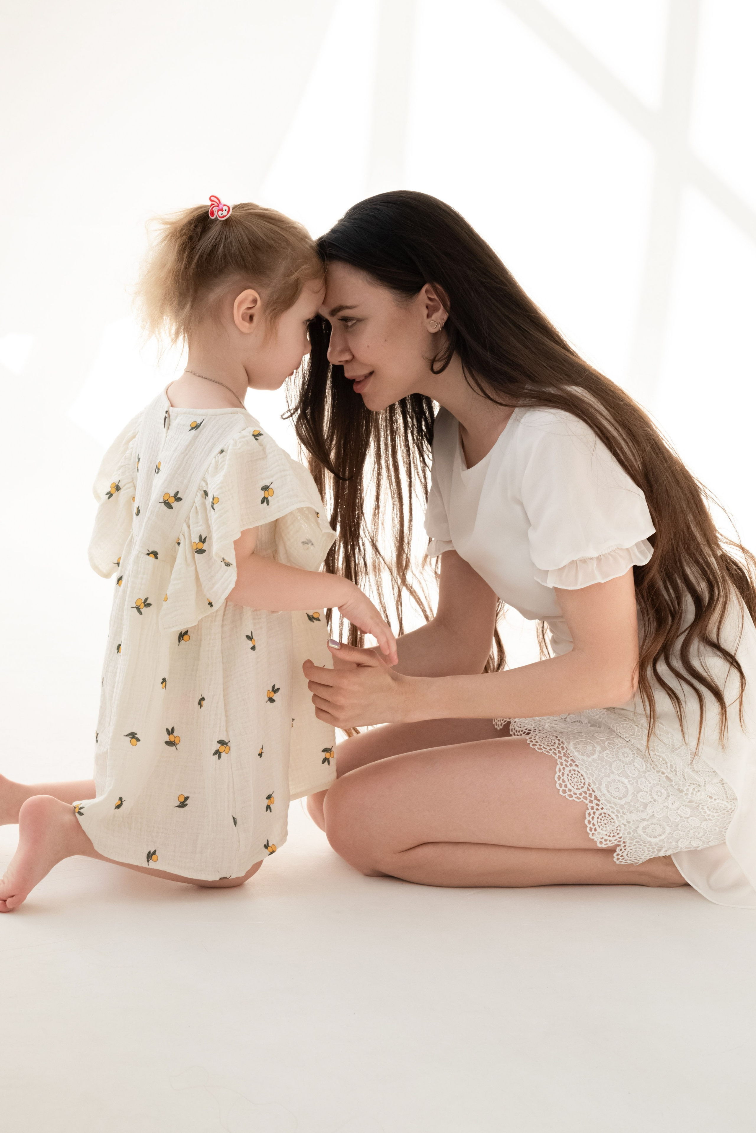 Сергеевы семейная студийная фотосессия. Профессиональный фотограф в Твери Иванова Юлия