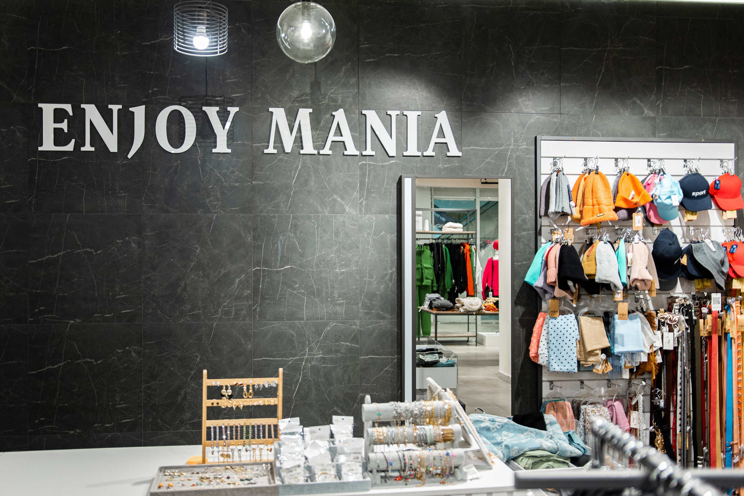 Дизайн бутика «Enjoy mania». Фотограф Настя Конник | Пятигорск | Эльбрус | Домбай | Архыз