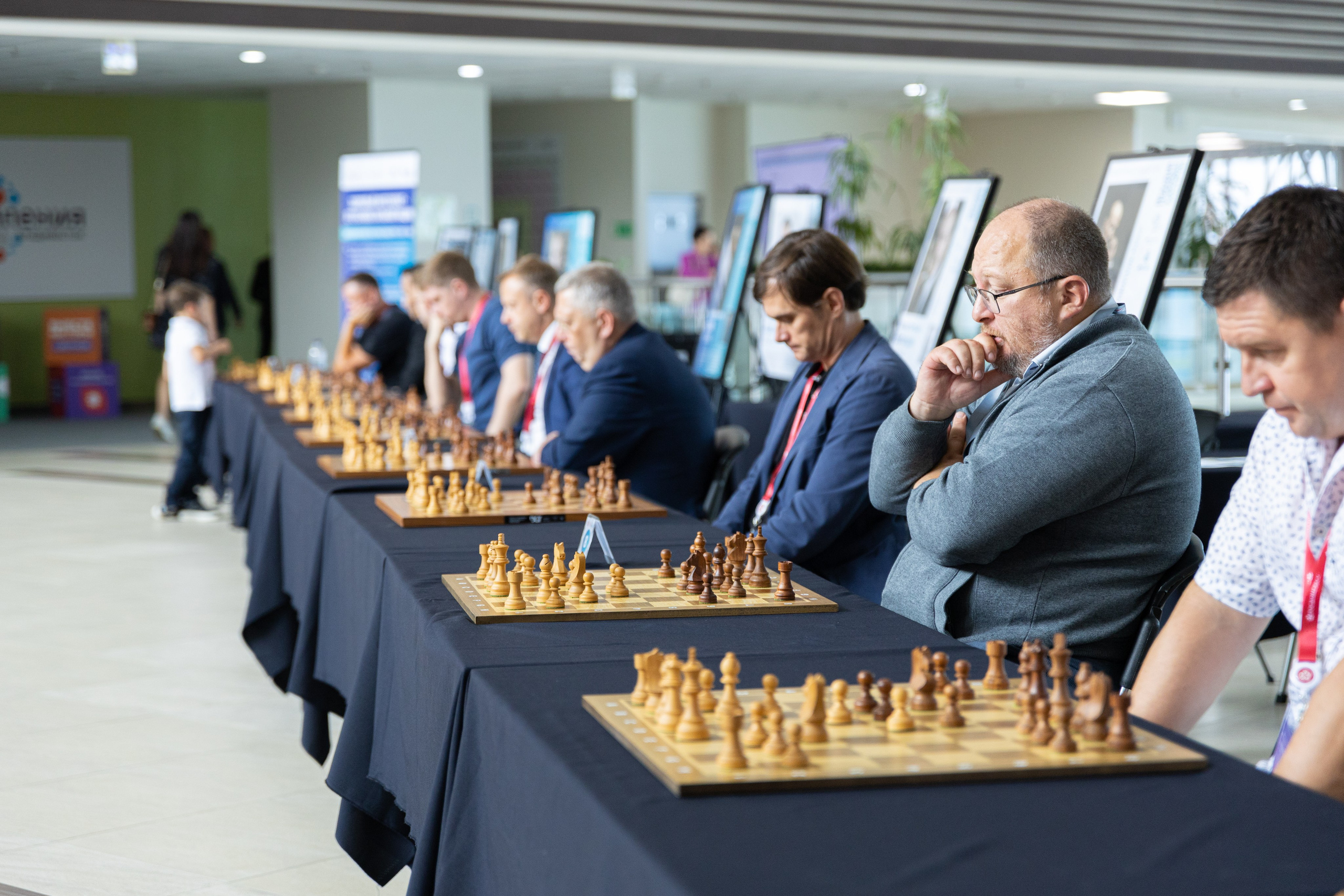 ВЭФ 2025. Олег Катакинов| Репортажный фотограф в городе у моря (Владивосток)