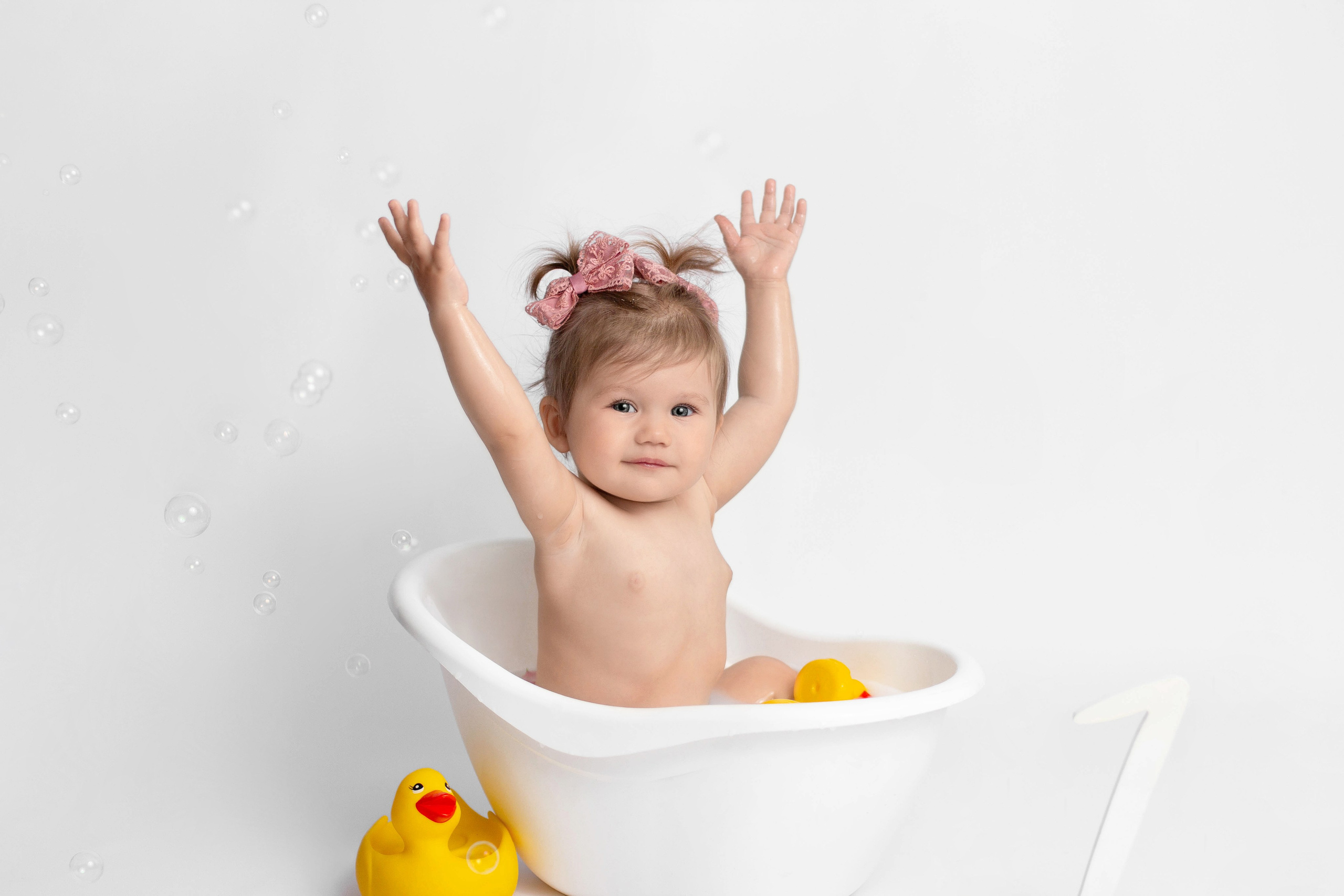 Купание в ванночке. Детский и семейный фотограф в Москве и МО