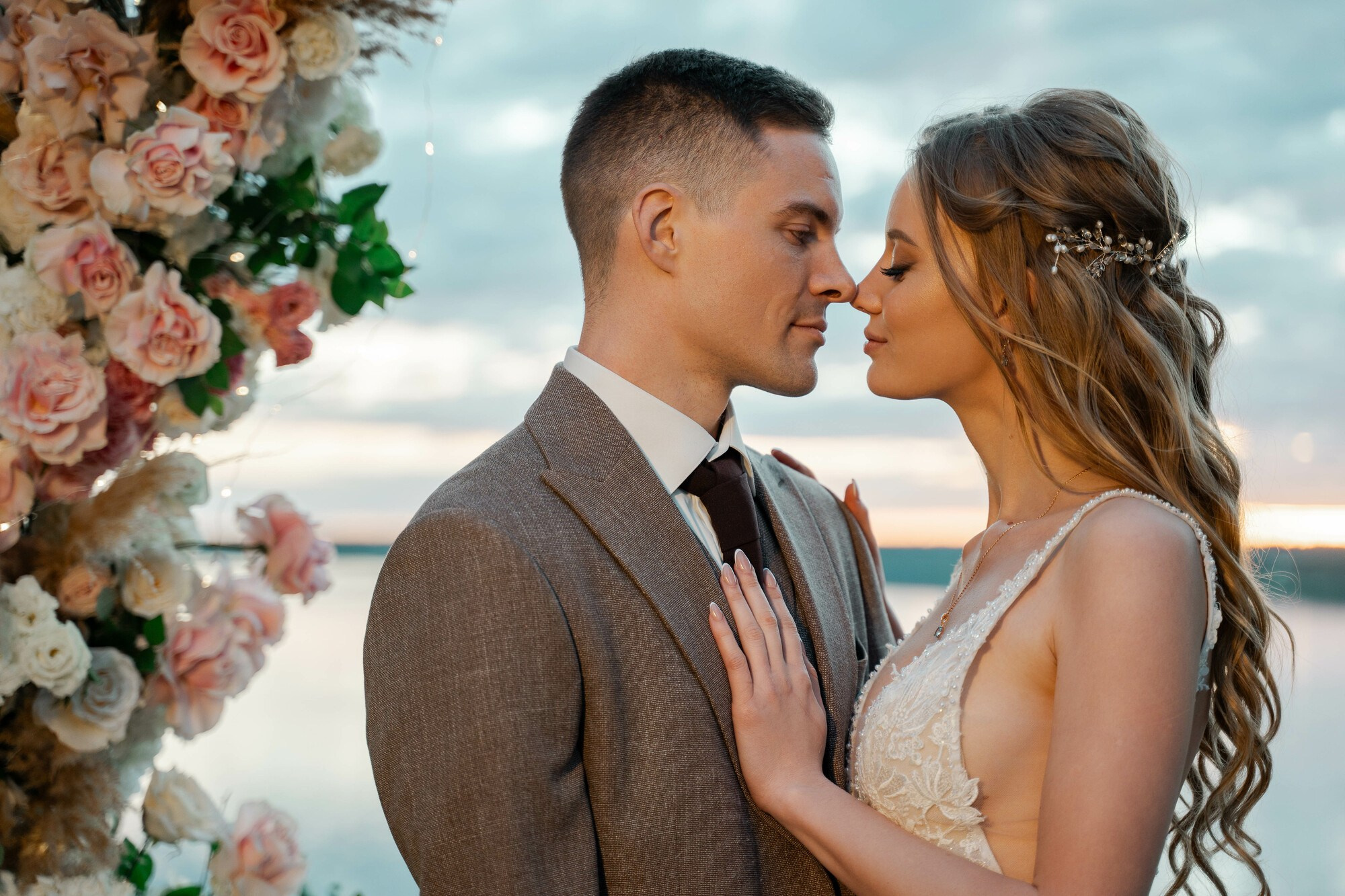 Свадьба в Лесной Рапсодии на берегу озера. Свадебный фотограф в Санкт-Петербурге и Москве Андрей Нестеров