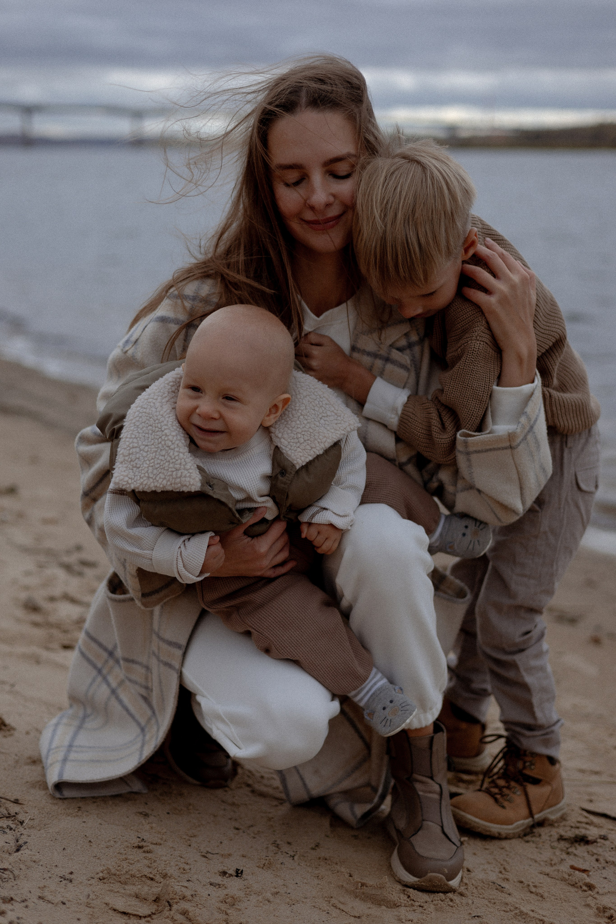 Прогулка у реки. Свадебный и семейный фотограф Ксения Маллер
