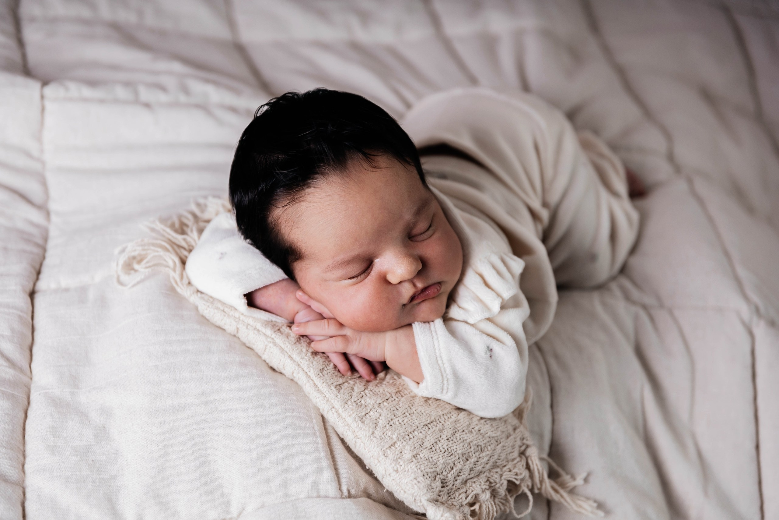 Альбом с классическим ньборном в пастельных тонах. Фотограф новорожденных Москва, Люберцы, Жуковский, Раменское