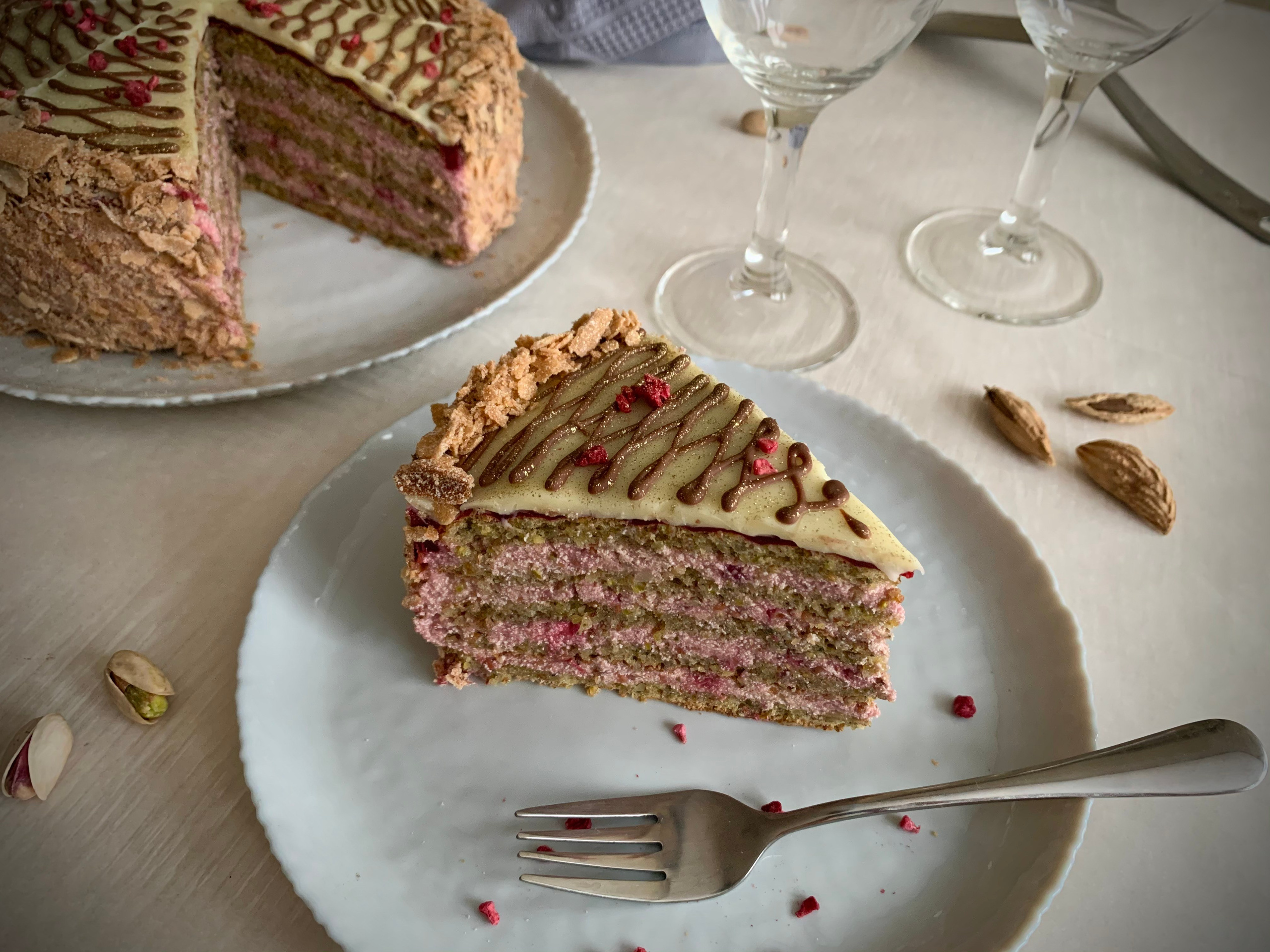 Художественная съёмка десертов с участием фуд-стилиста. Фуд-фотограф Илья Милоданов съемка в Москве и Московской области