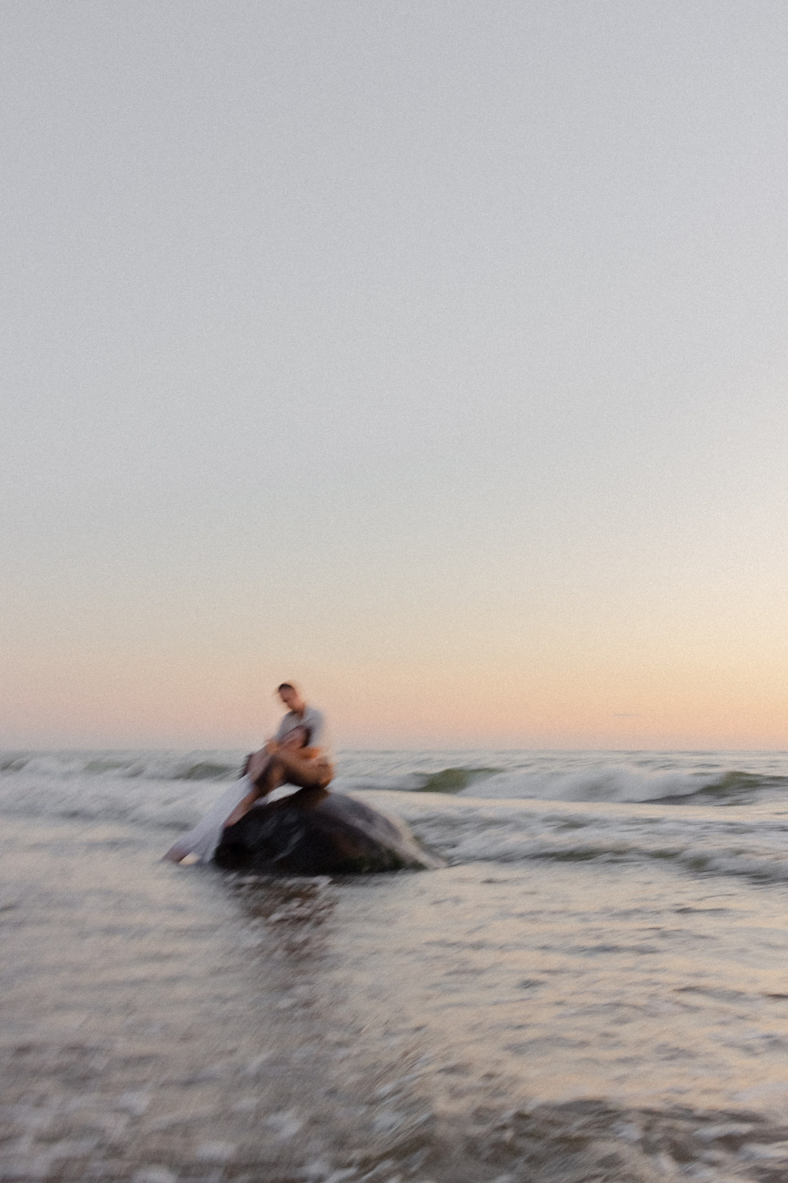 Киношная парная фотосессия на море в Калининграде / Донское. Портретный фотограф в Калининграде Рита Холодова