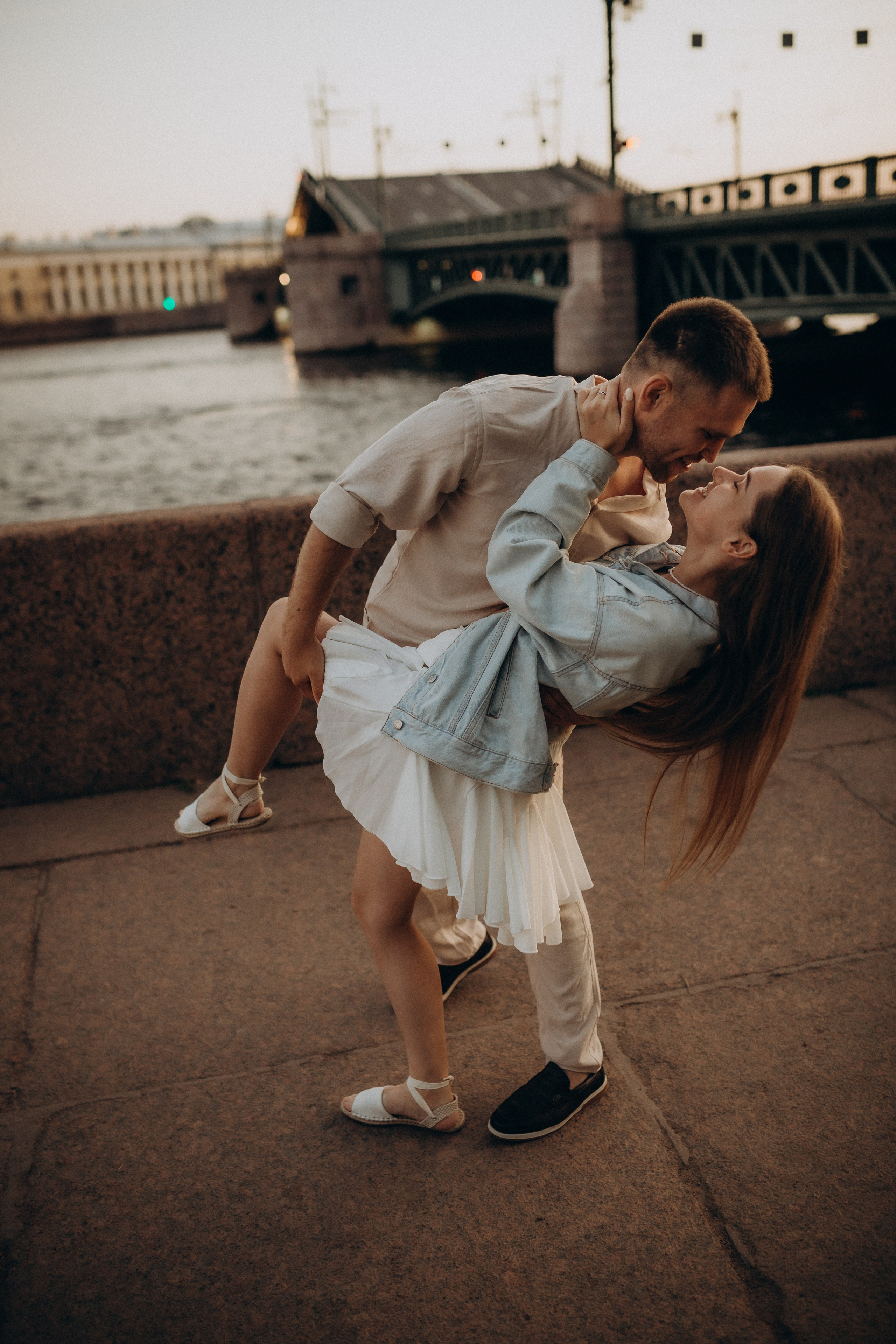 Фотосессия с разводными мостами: LoveStory. Фотограф Санкт-Петербург Князева Елизавета