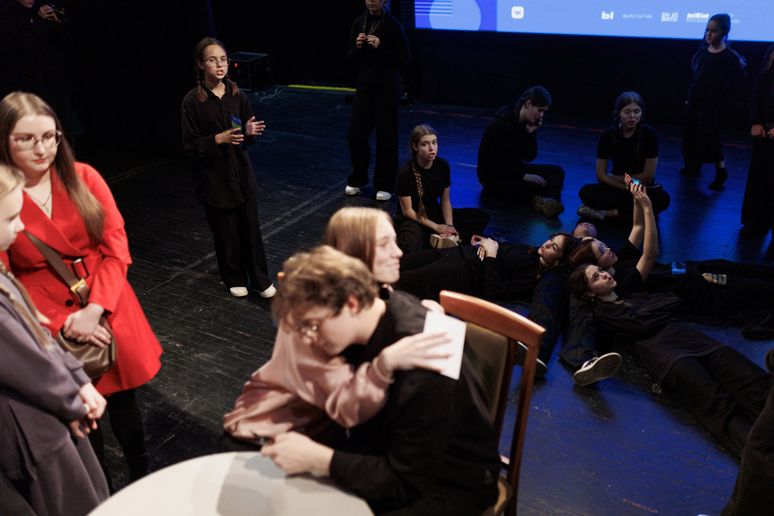 Выксунская премьера «Громко и Честно. Бонд с кнопкой». Фотограф городских и семейных событий Артем Карпухин