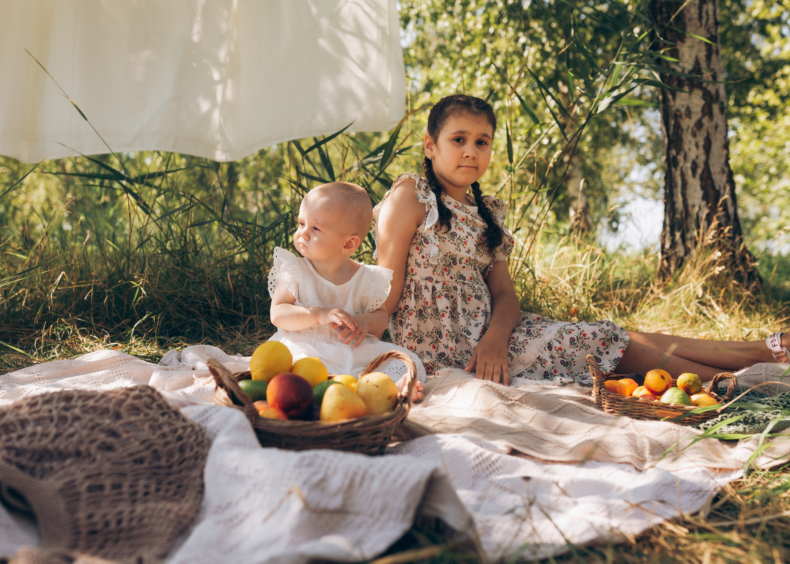 Девочки в березовой роще. Фотограф в Приморско-Ахтарске Марьяна Чопко
